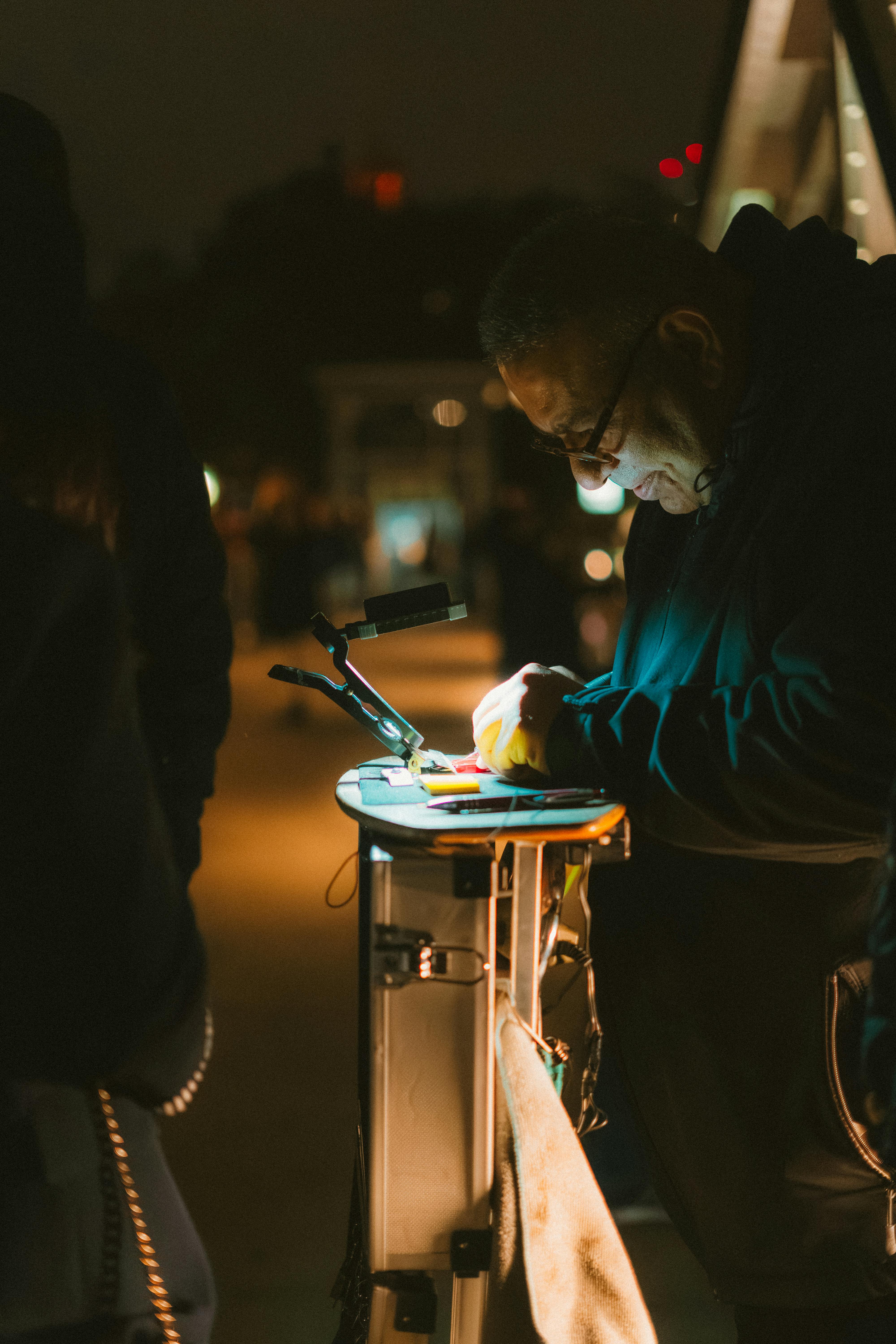 Ücretsiz @dış mekan, acele, adam içeren Ücretsiz stok fotoğraf Stok Fotoğraflar