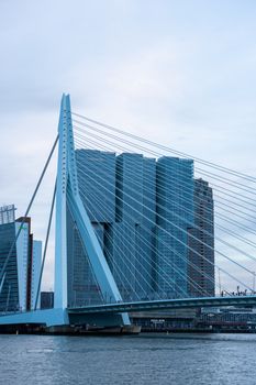 Brücke & Wasser – Geheimnisvolles architektonisches Motiv