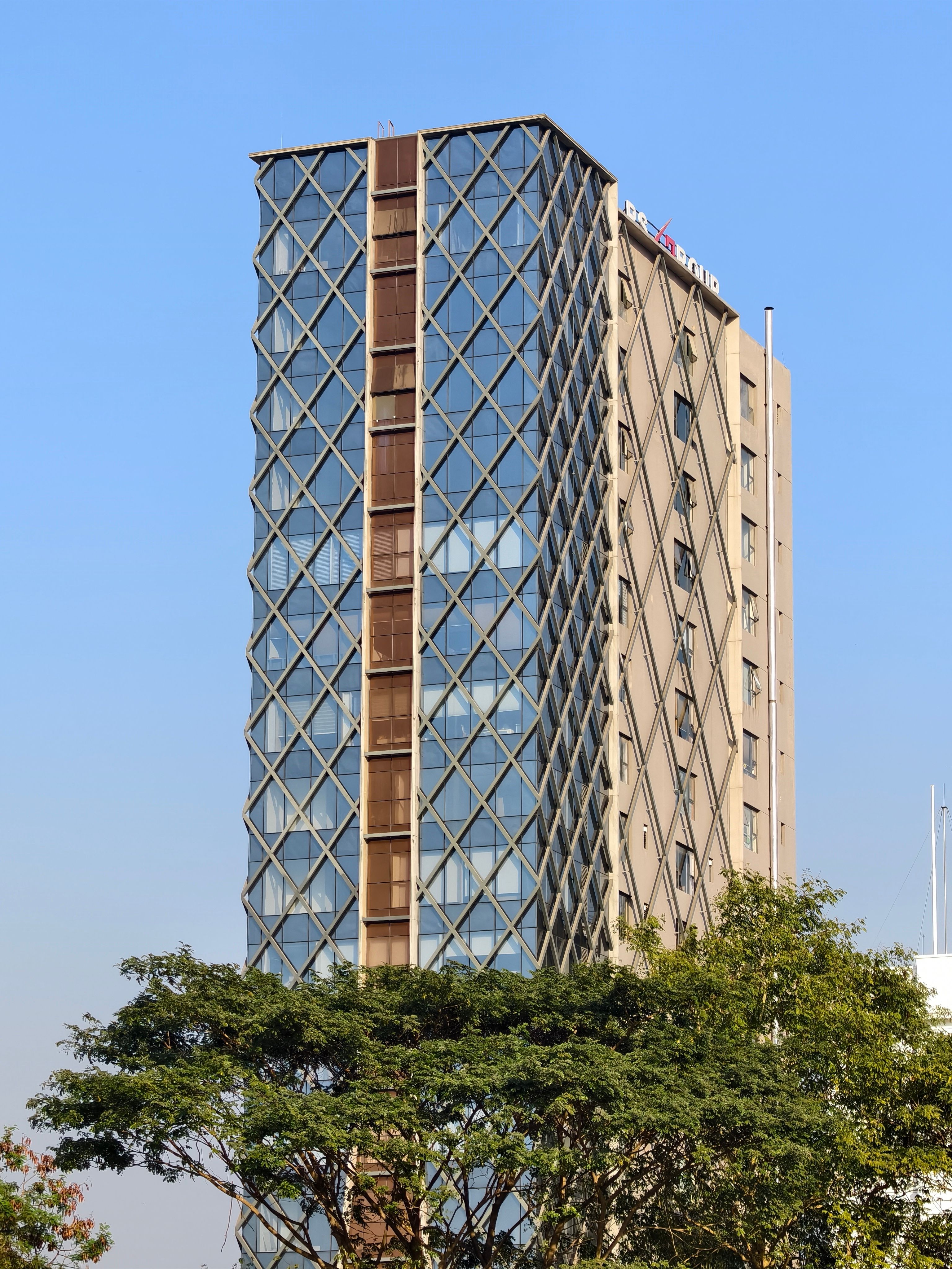 Modern High-Rise Building in Kolkata, India · Free Stock Photo