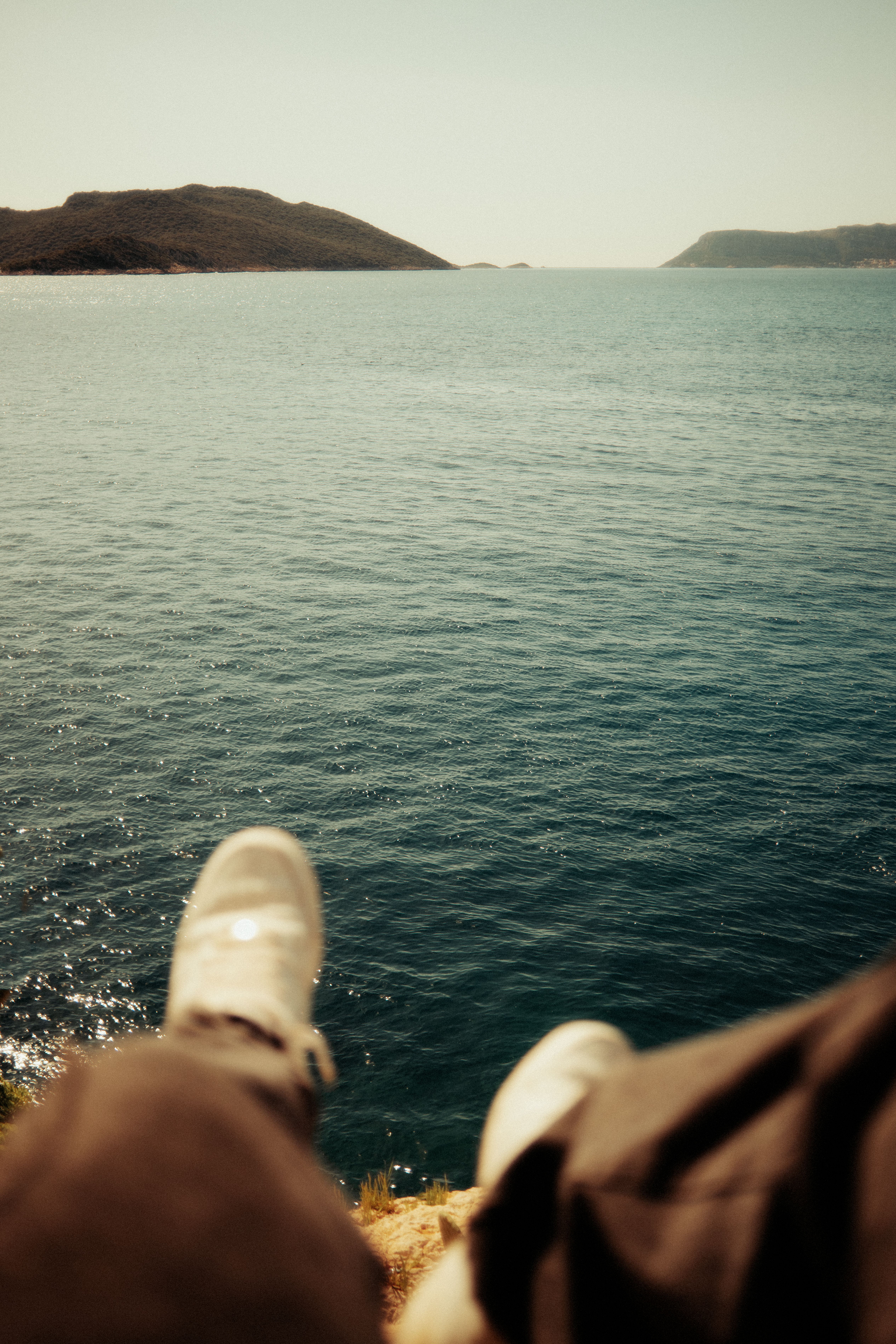 Relaxing Coastal Scene with Ocean View · Free Stock Photo
