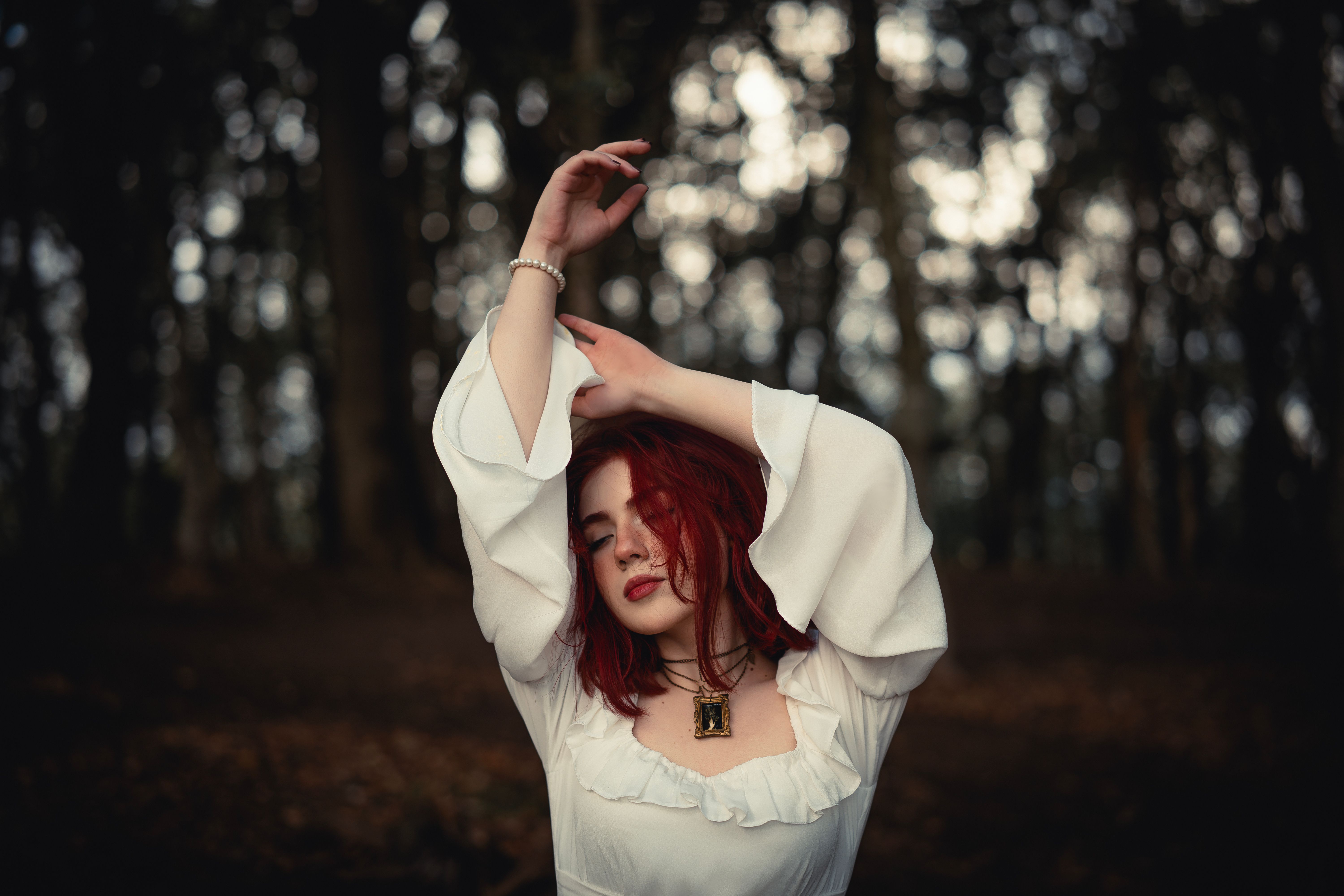 3 Fantasy Series Like A Discovery of Witches to Stream Now — Photo by Ali Karimiboroujeni on Pexels
