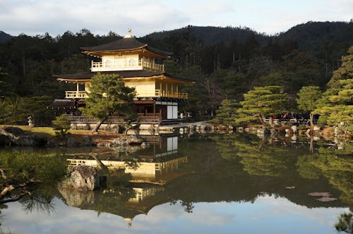 Kyoto'daki Kinkaku Ji Tapınağı