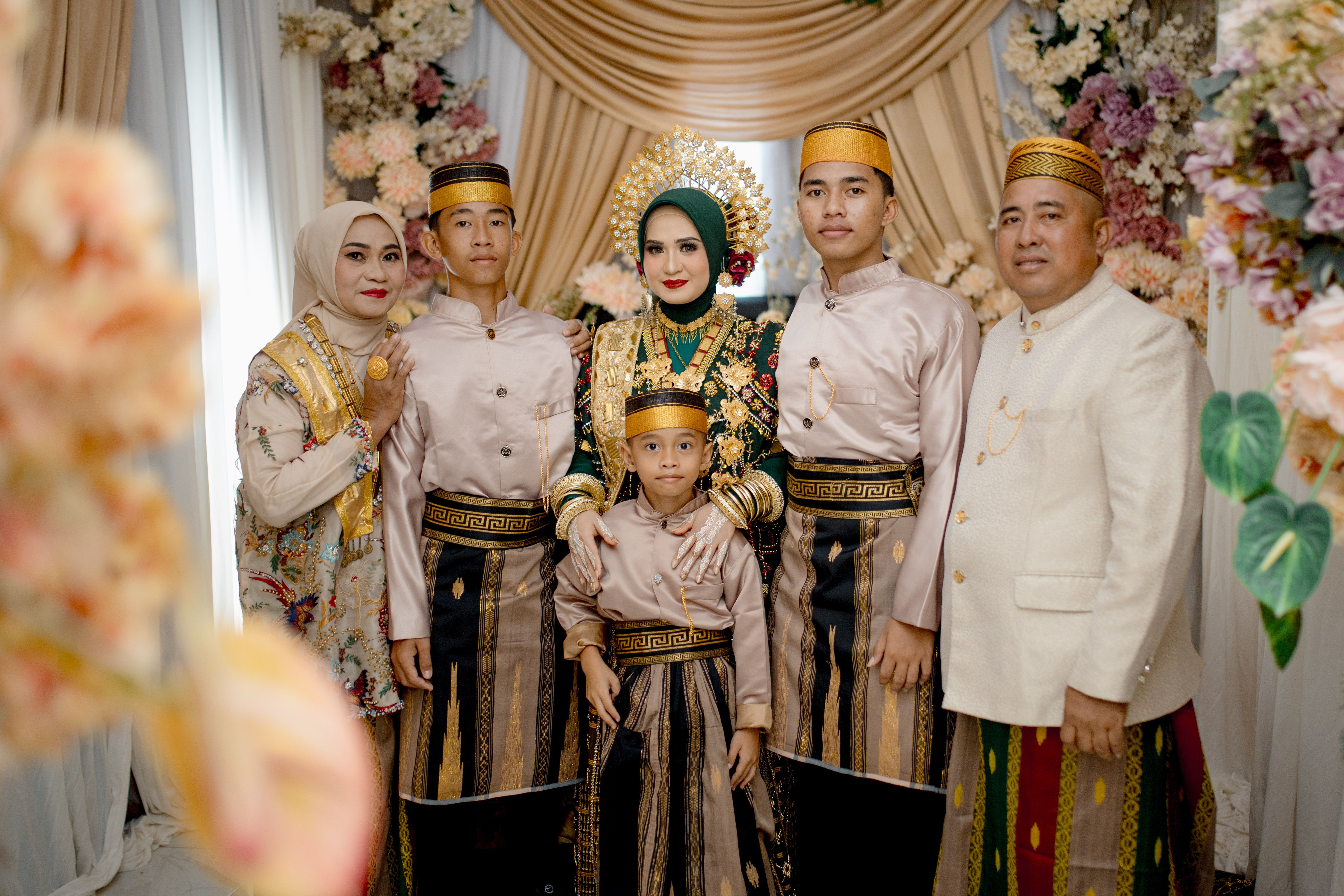 Traditional Bugis Wedding Family Portrait · Free Stock Photo