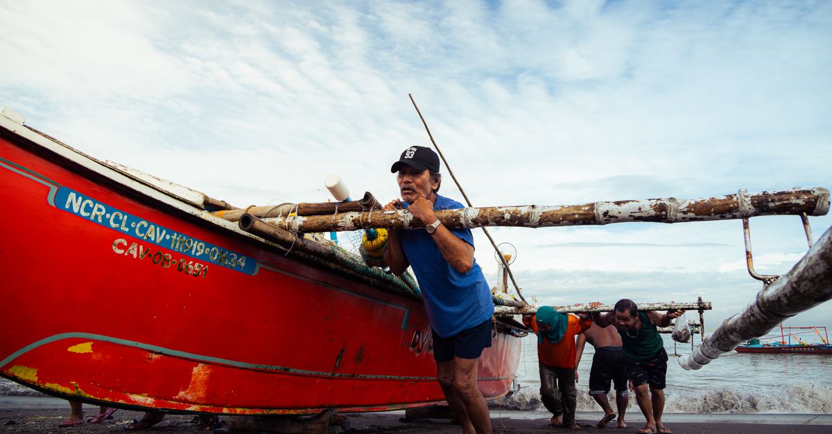 Philippine Coast Guard Screens More Than 672,000 Sea Travelers for Undas