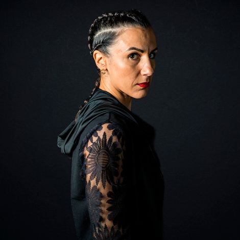 Studio portrait of a singer, Swan BIEGEL on Pexels