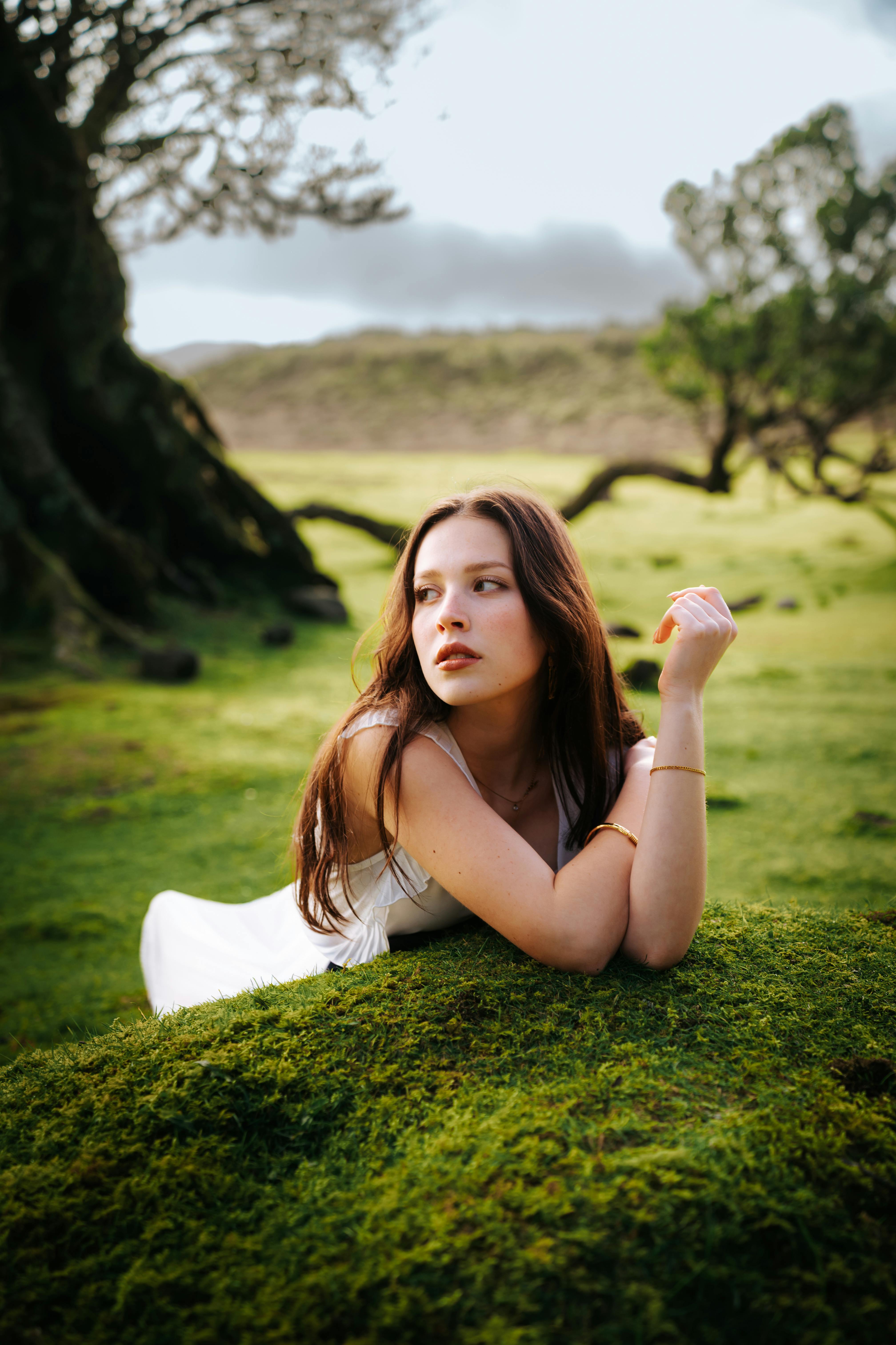 Gratis lagerfoto af afslapning, afslappet, brunt hår Lagerfoto