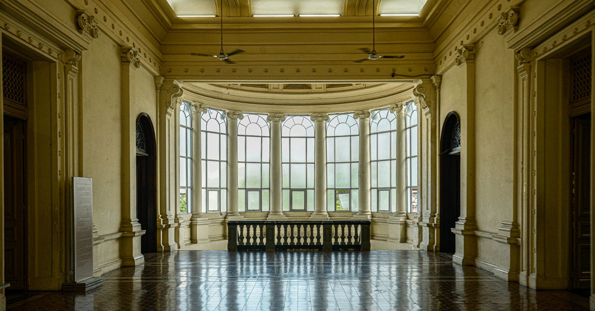 Elegant Historical Hall with Large Windows · Free Stock Photo