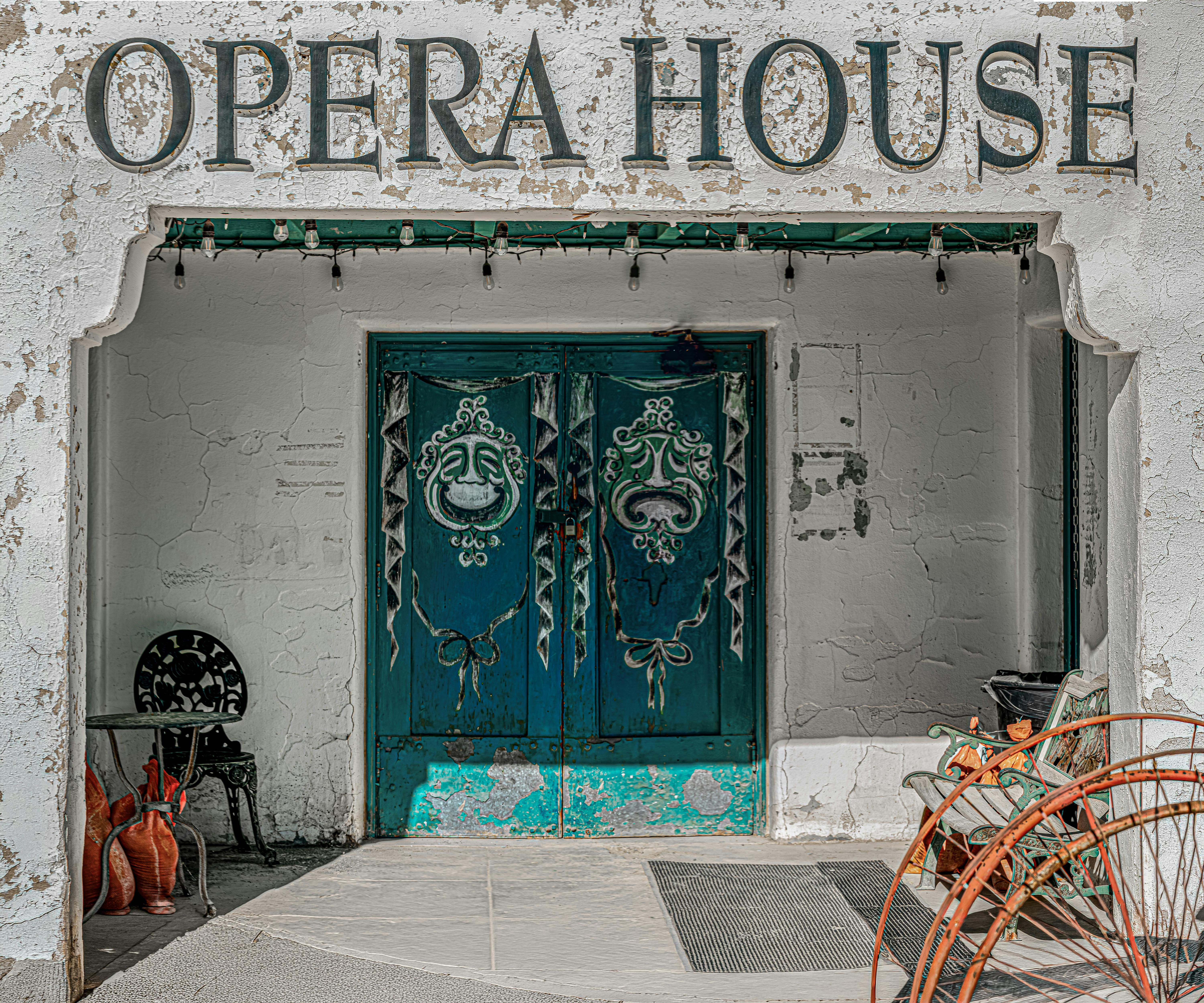 Kostenlos Farbenprächtiger Eingang des Amargosa Opera House am Death Valley Junction in Kalifornien. Stock-Foto