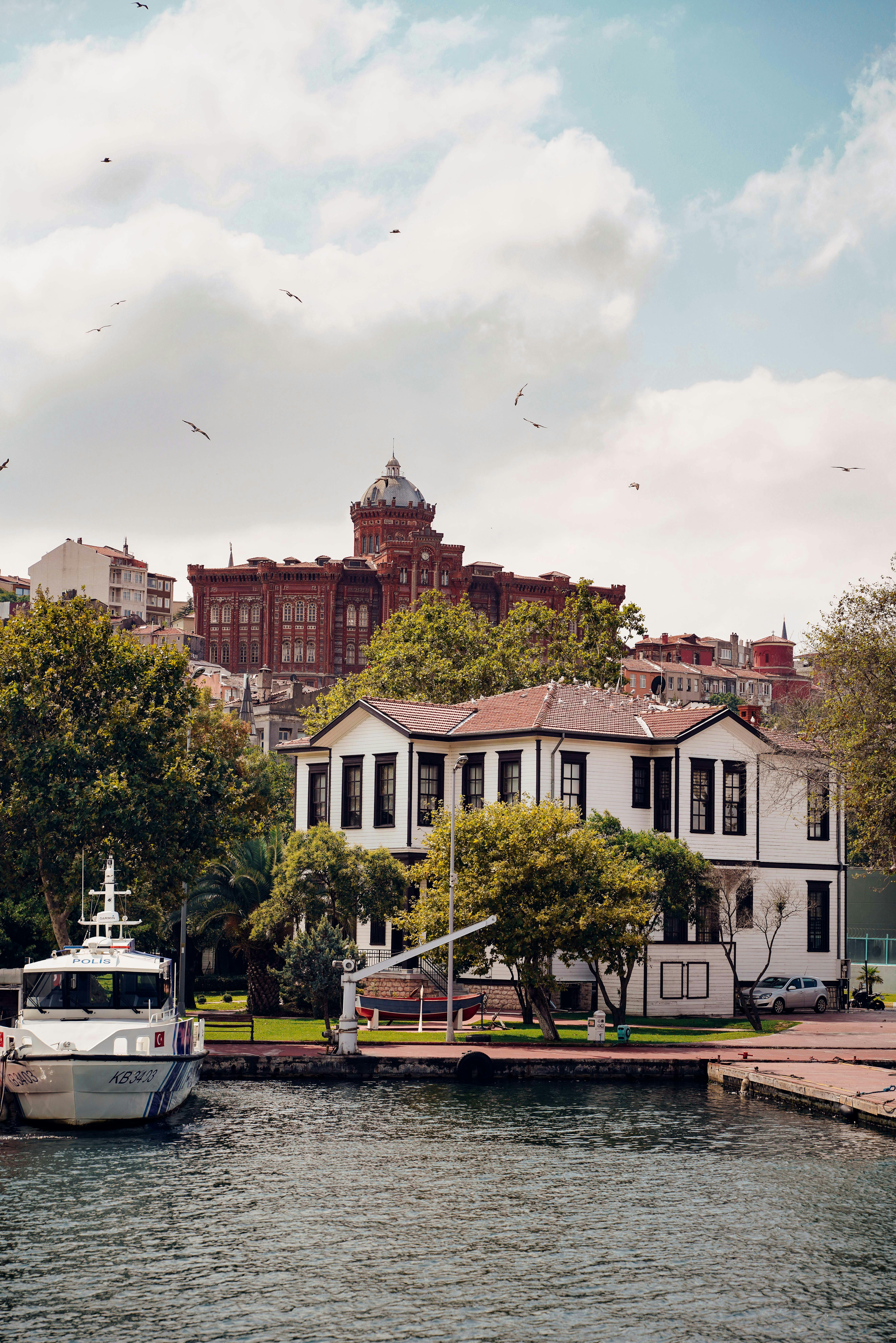 Kostenlos Kostenloses Stock Foto zu alte stadt, architektur, bäume Stock-Foto