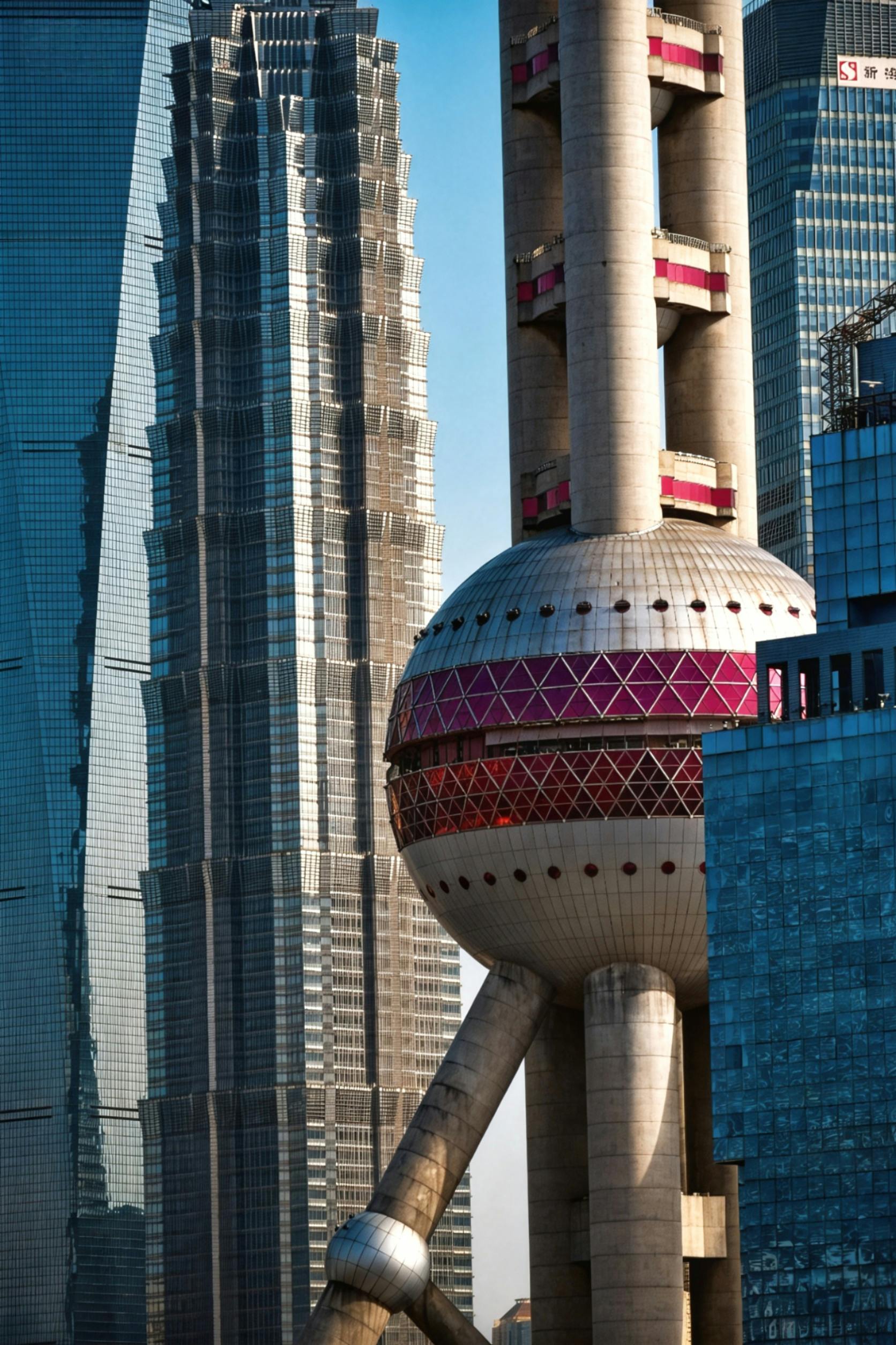 Gratis Nærbilde av Oriental Pearl Tower blant moderne høyhus i Shanghai, Kina. Arkivbilde