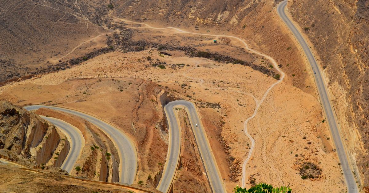 Yemeni Forces Press "Dawn of Yemen" Campaign Against Houthi Sites