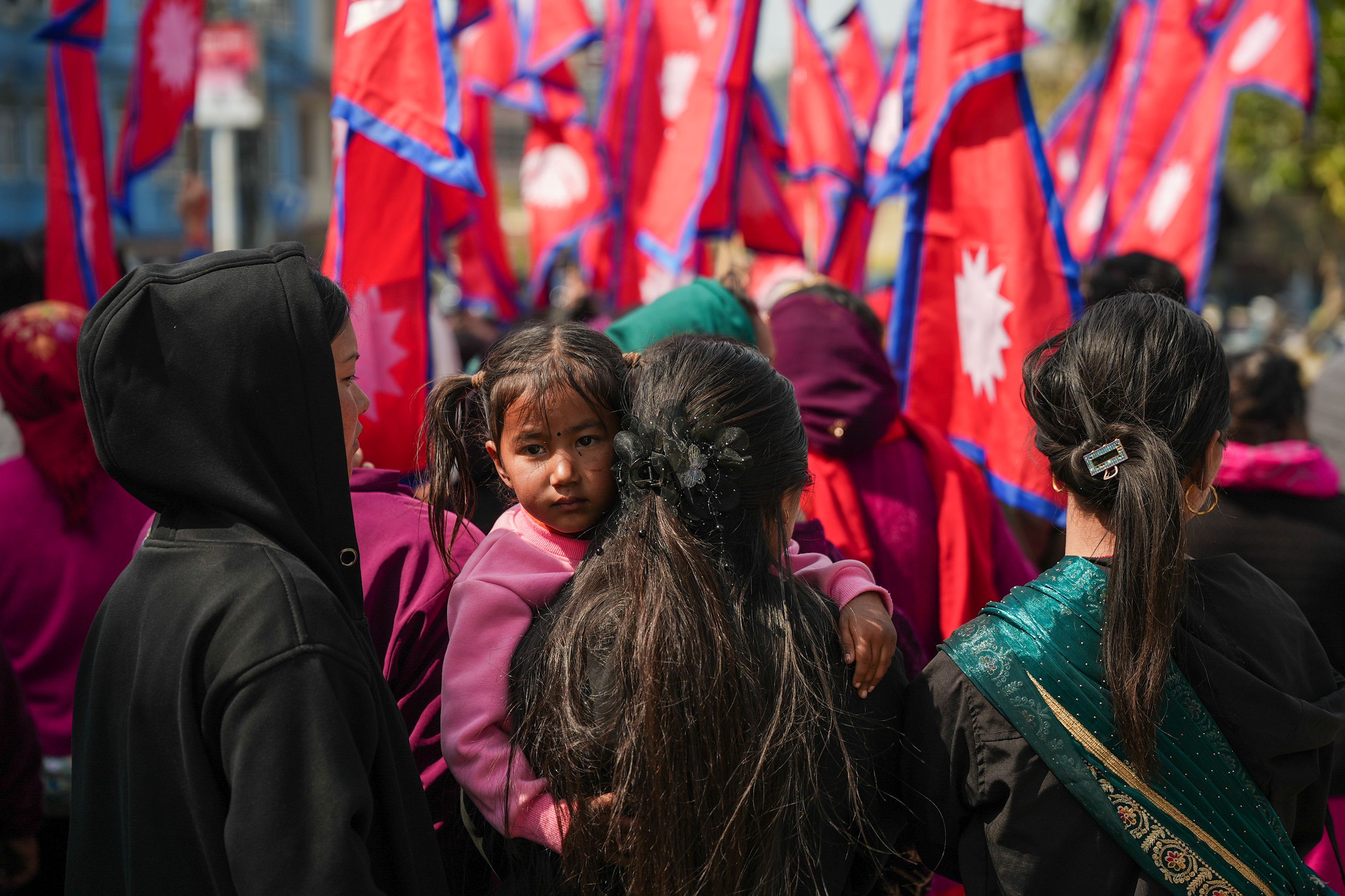 drapeau de nepal - La signification des couleurs, du soleil et de la lune