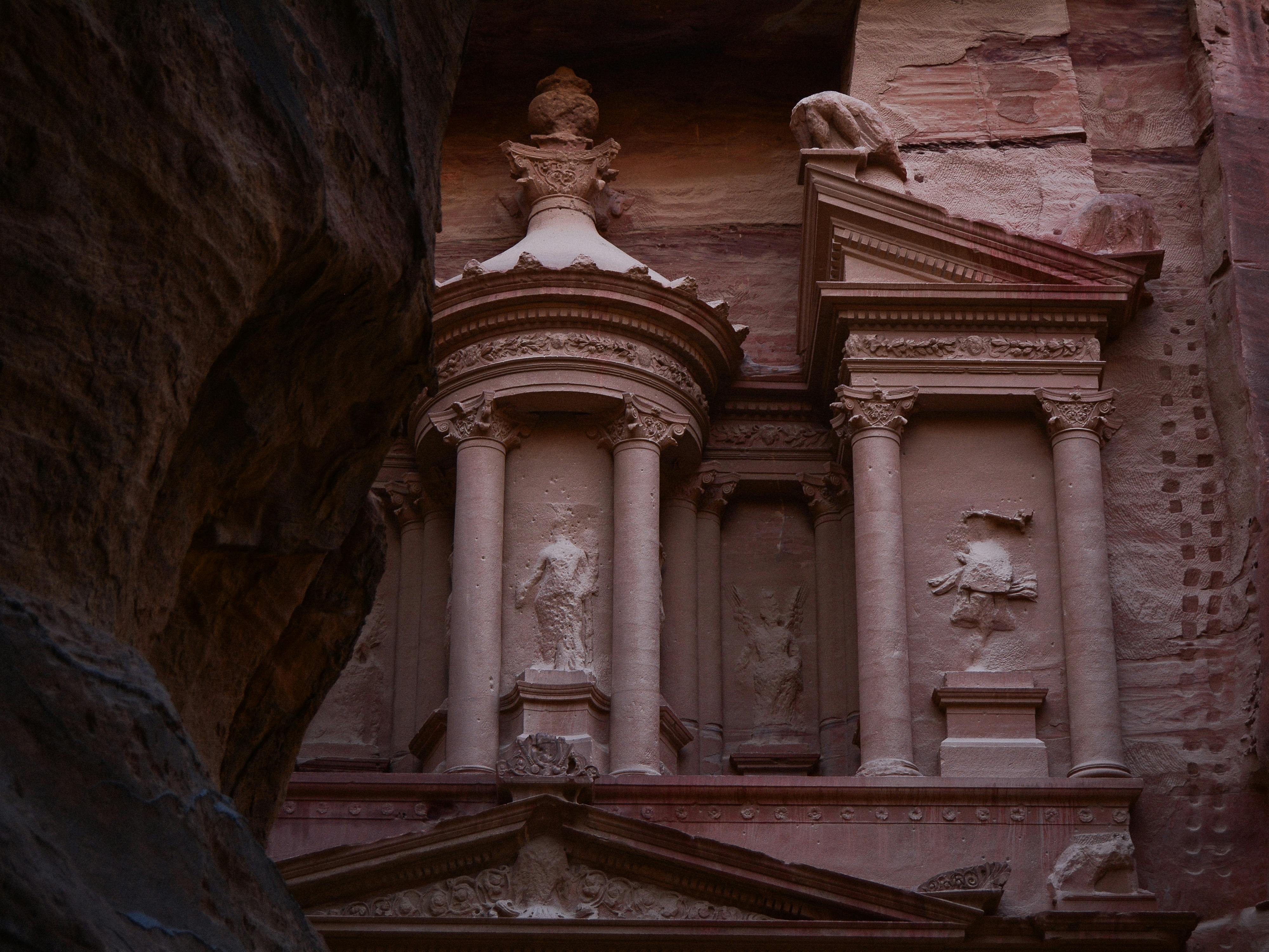 Terpesona Keajaiban Petra Yordania: Panduan Lengkap Wisatawan Indonesia