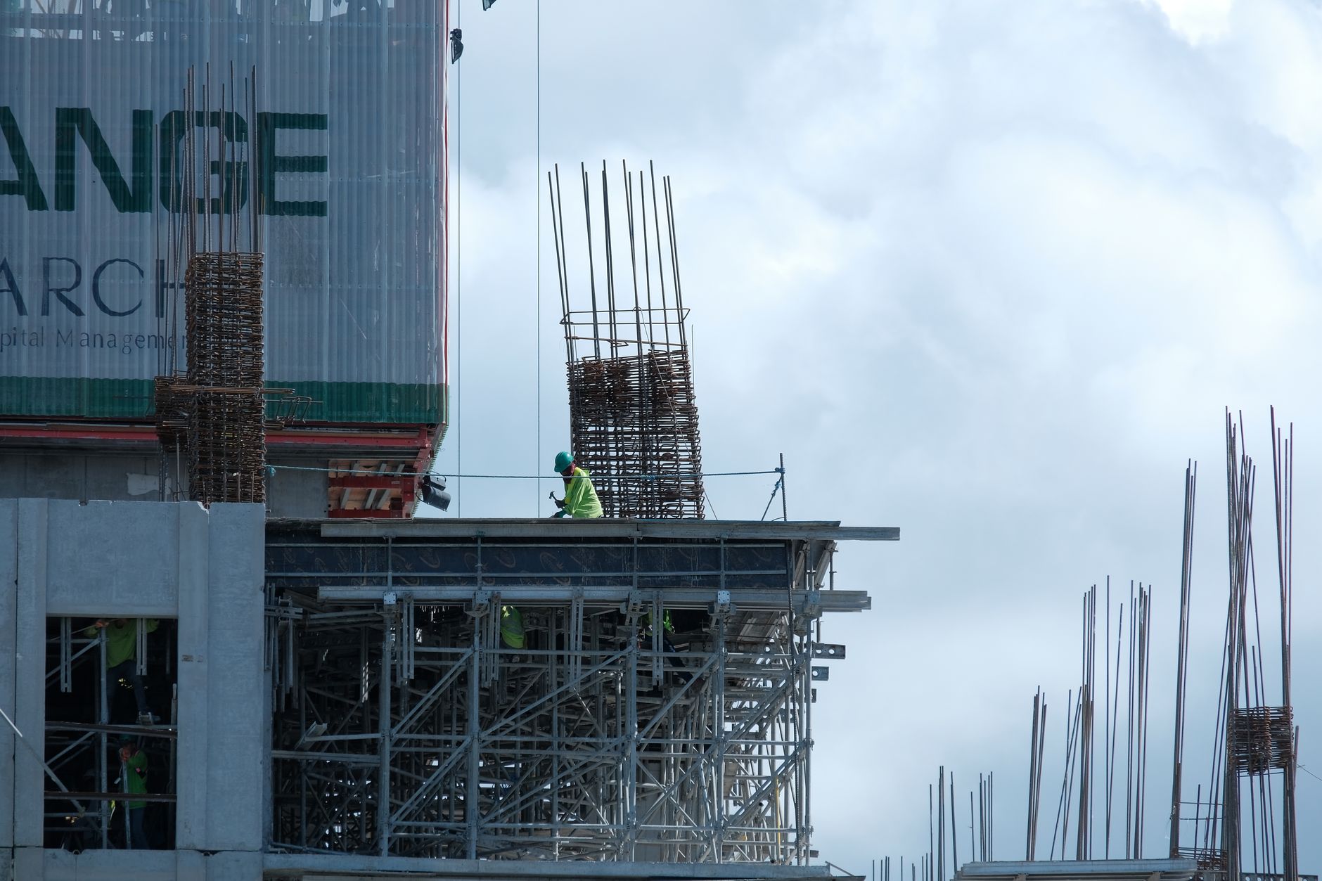 Construction Uptick Offers Niche Profit Plays as Consumer Strain Persists