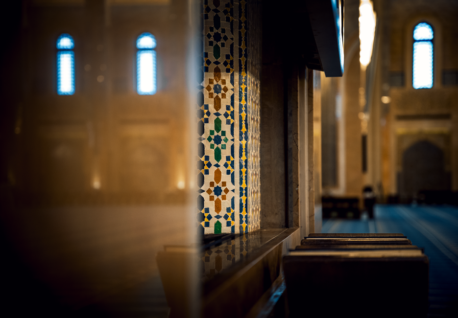 Stunning interior of the Grand Mosque in Kuwait, showcasing intricate Islamic art