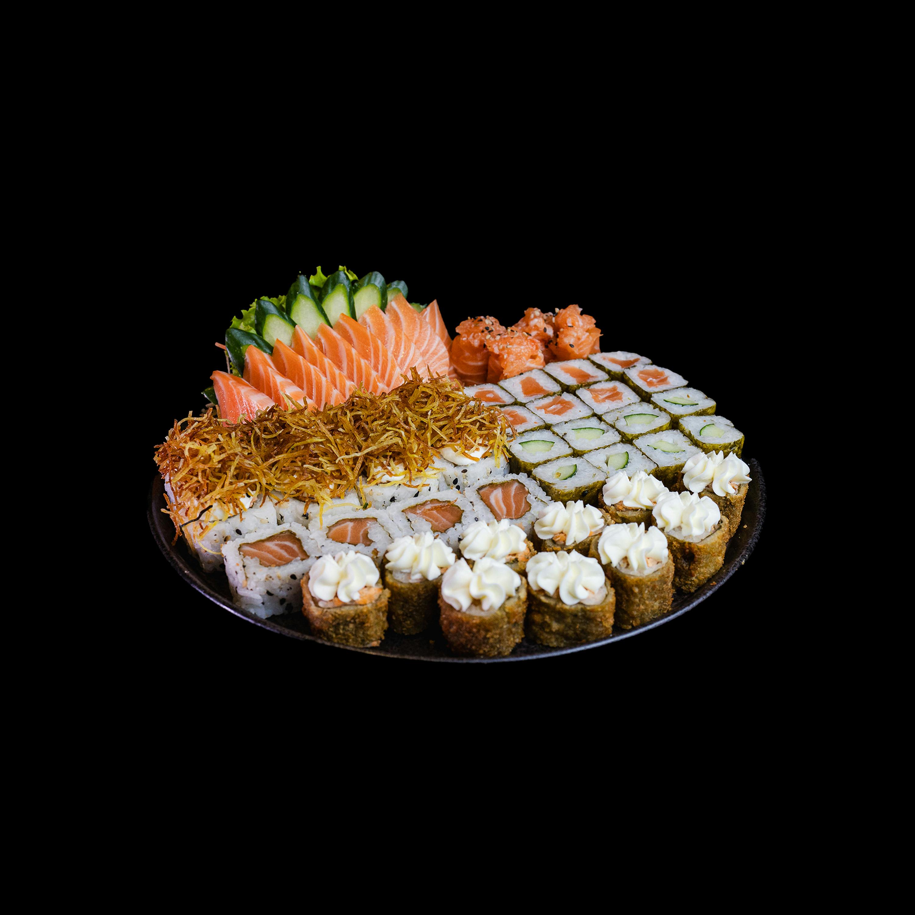 бесплатная Бесплатное стоковое фото с Азиатская кухня, ассорти рулетов, блюдо с едой Стоковое фото