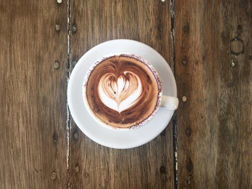 bar kafe, cappuccino, demleme kahve içeren Ücretsiz stok fotoğraf