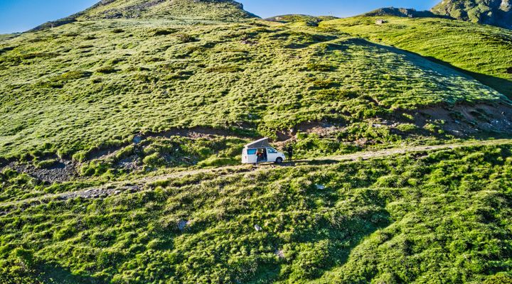 Road trip en van en Europe : comment bien préparer son été itinérant en 2026