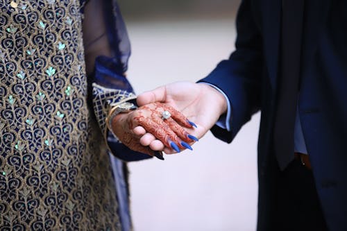 Free stock photo of engegement, hands, ring