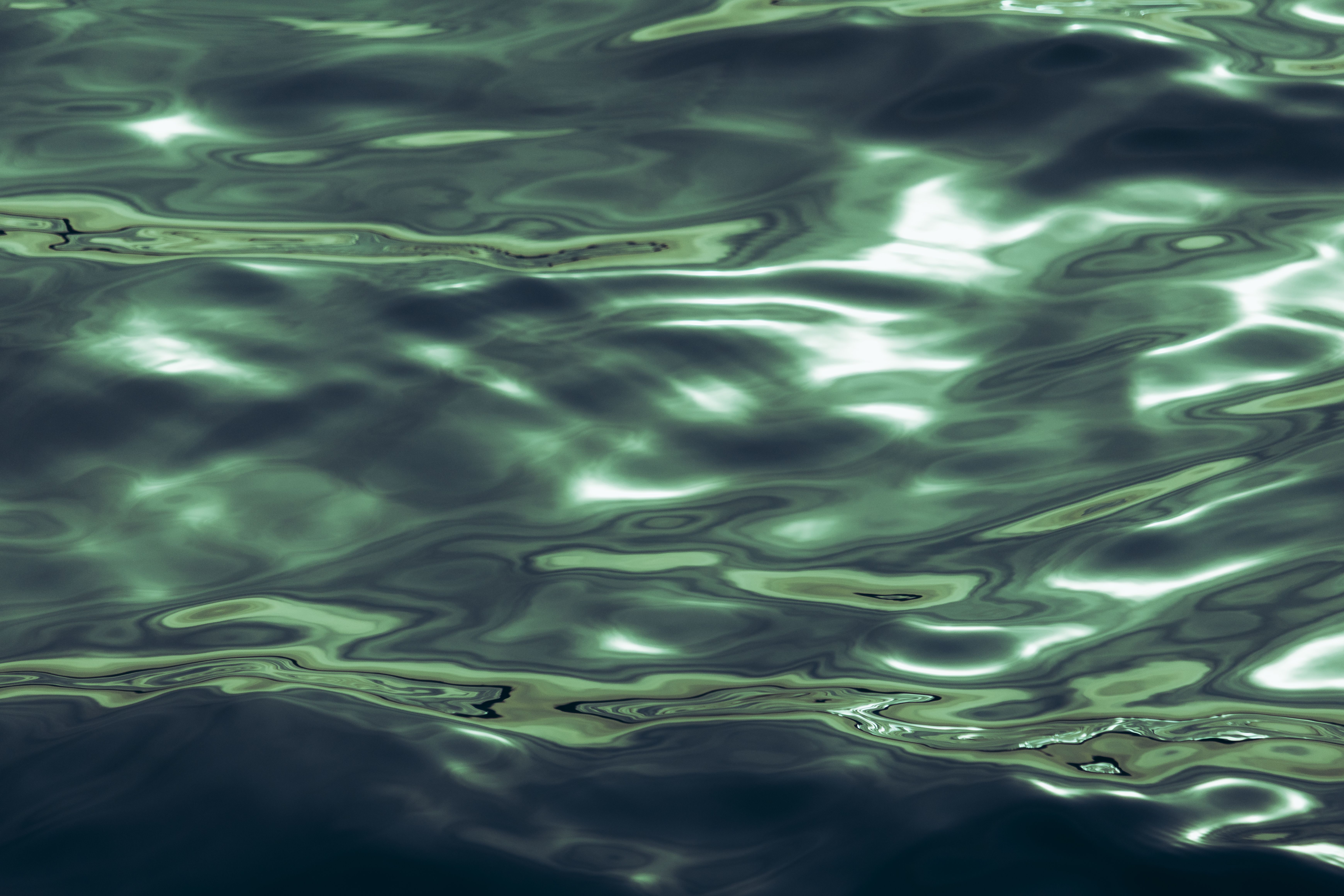 Abstract Reflection on Water Surface in London · Free Stock Photo
