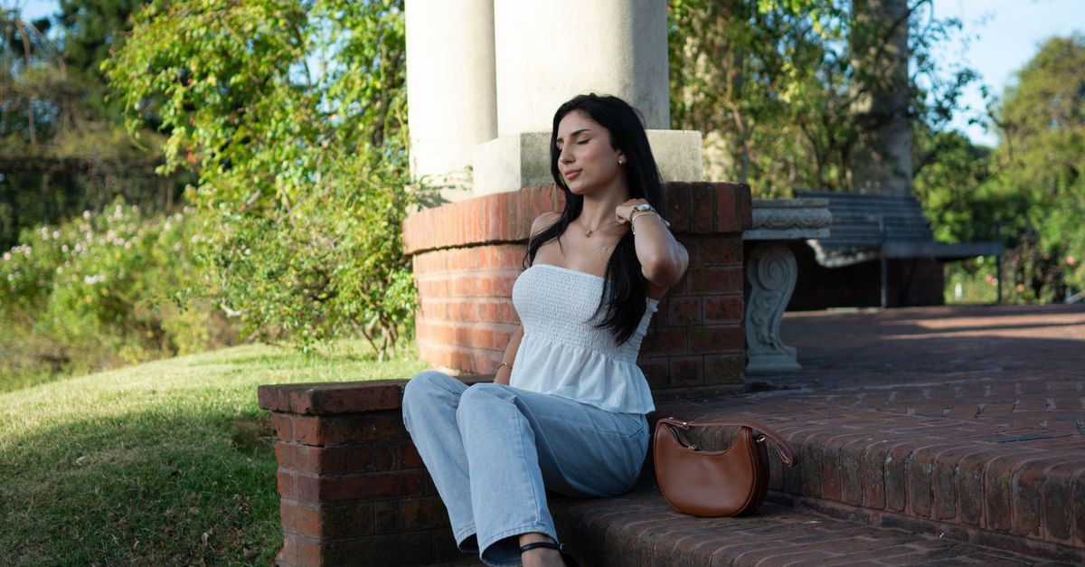 Cómo combinar prendas de primavera para un look fresco