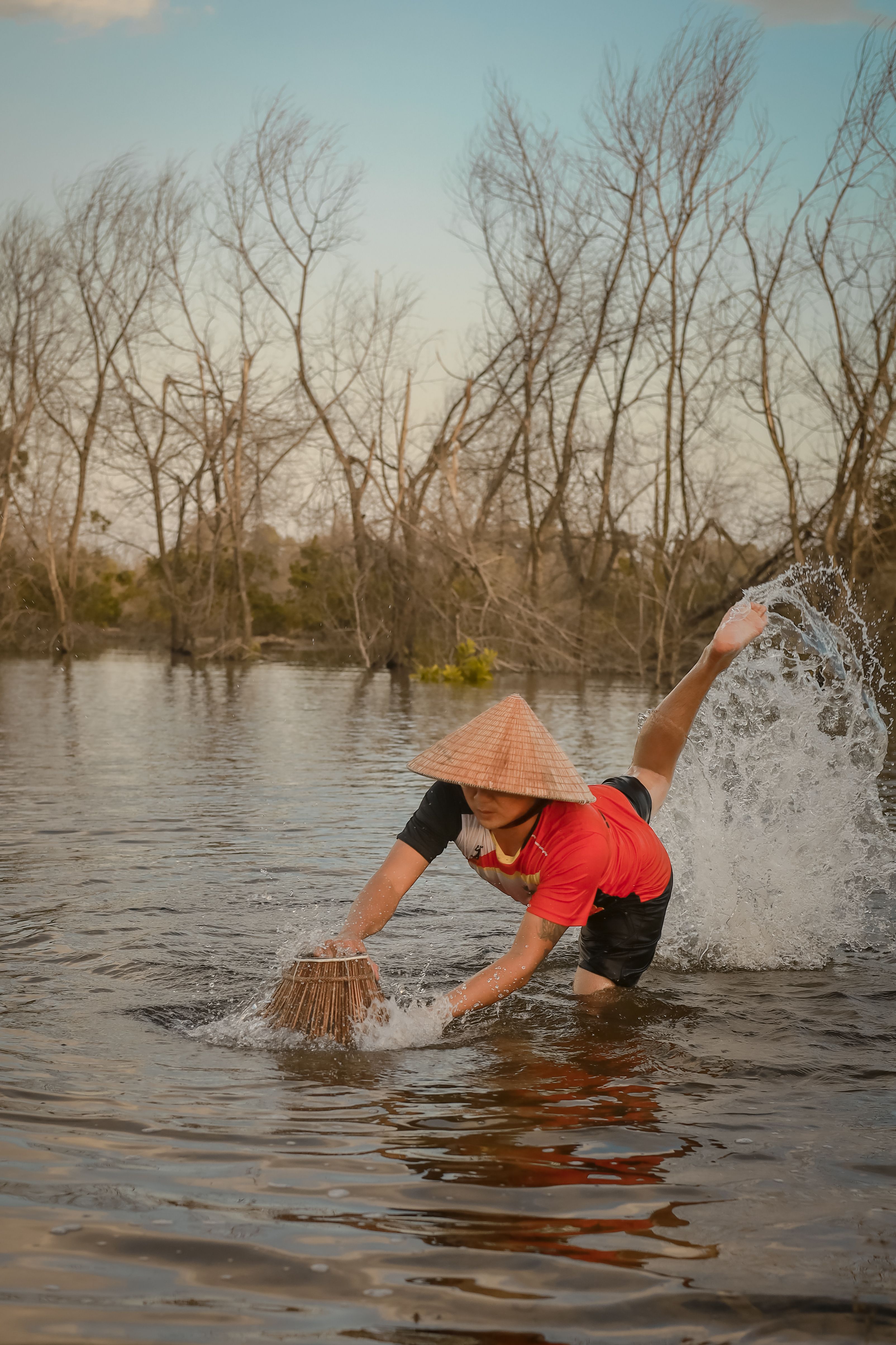 Catching Fish Photos, Download The BEST Free Catching Fish Stock Photos ...