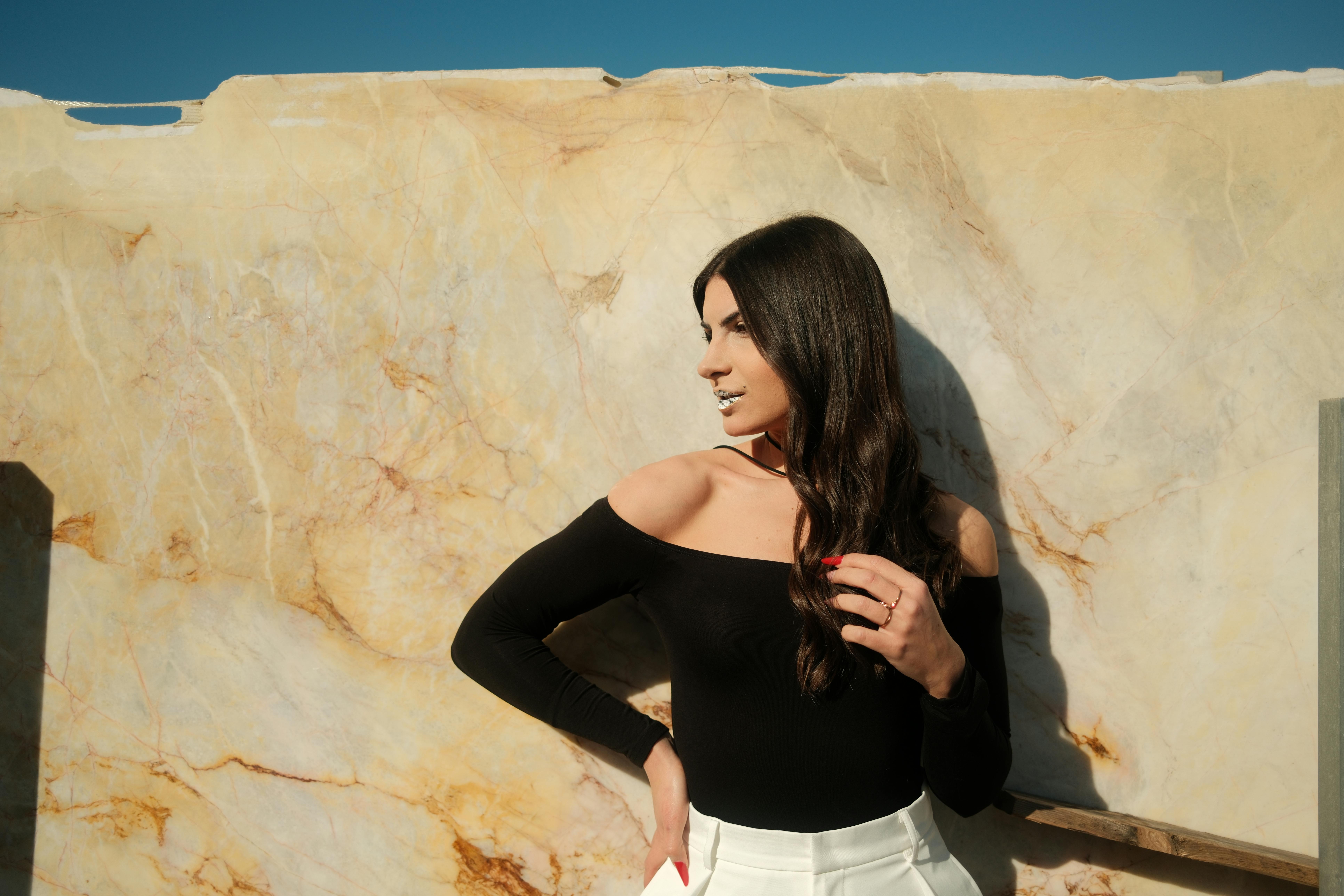 Gratis Immagine gratuita di abbigliamento firmato, alla moda, alto contrasto Foto a disposizione