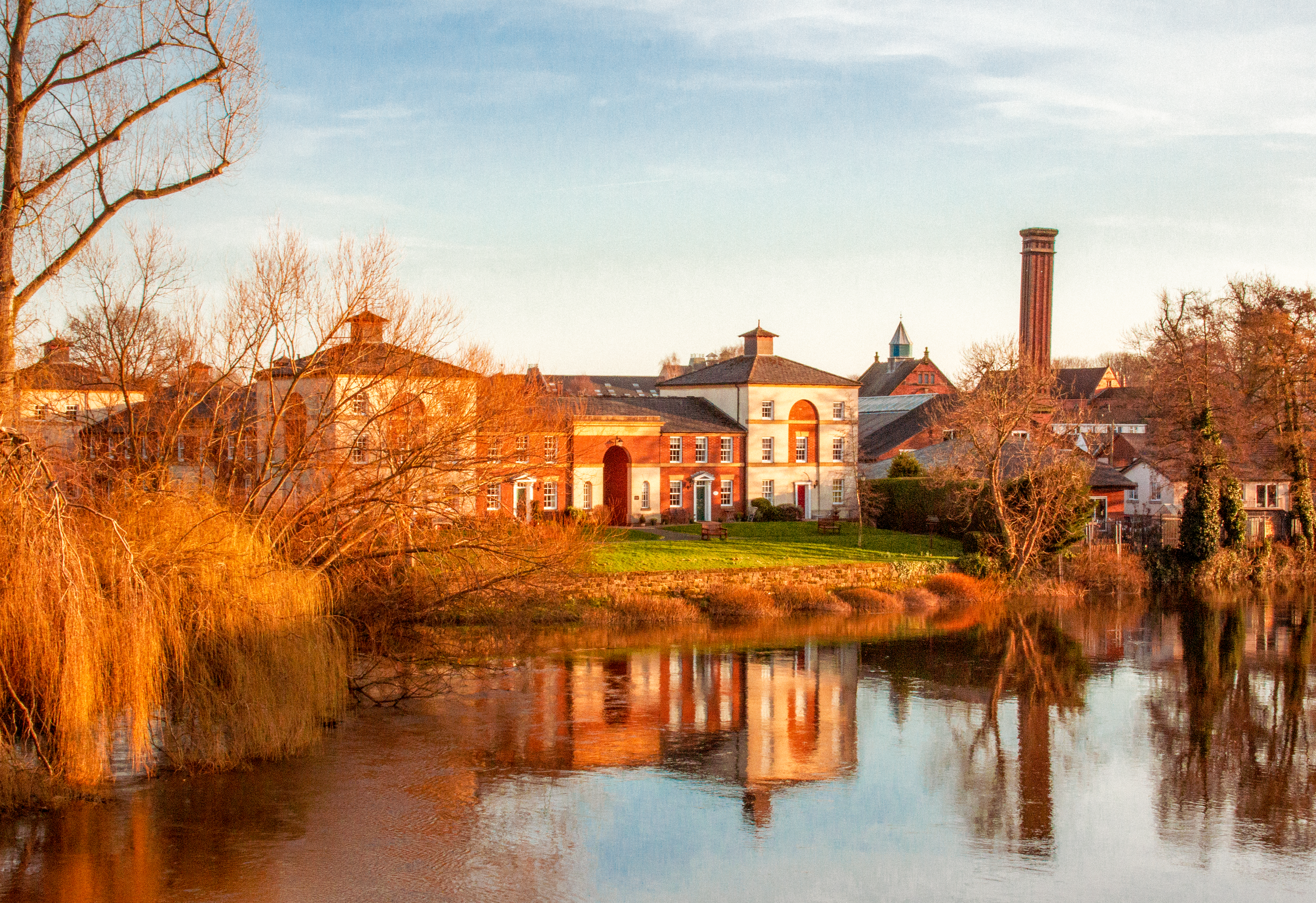 Serene Riverside Landscape in Shrewsbury at Sunset · Free Stock Photo