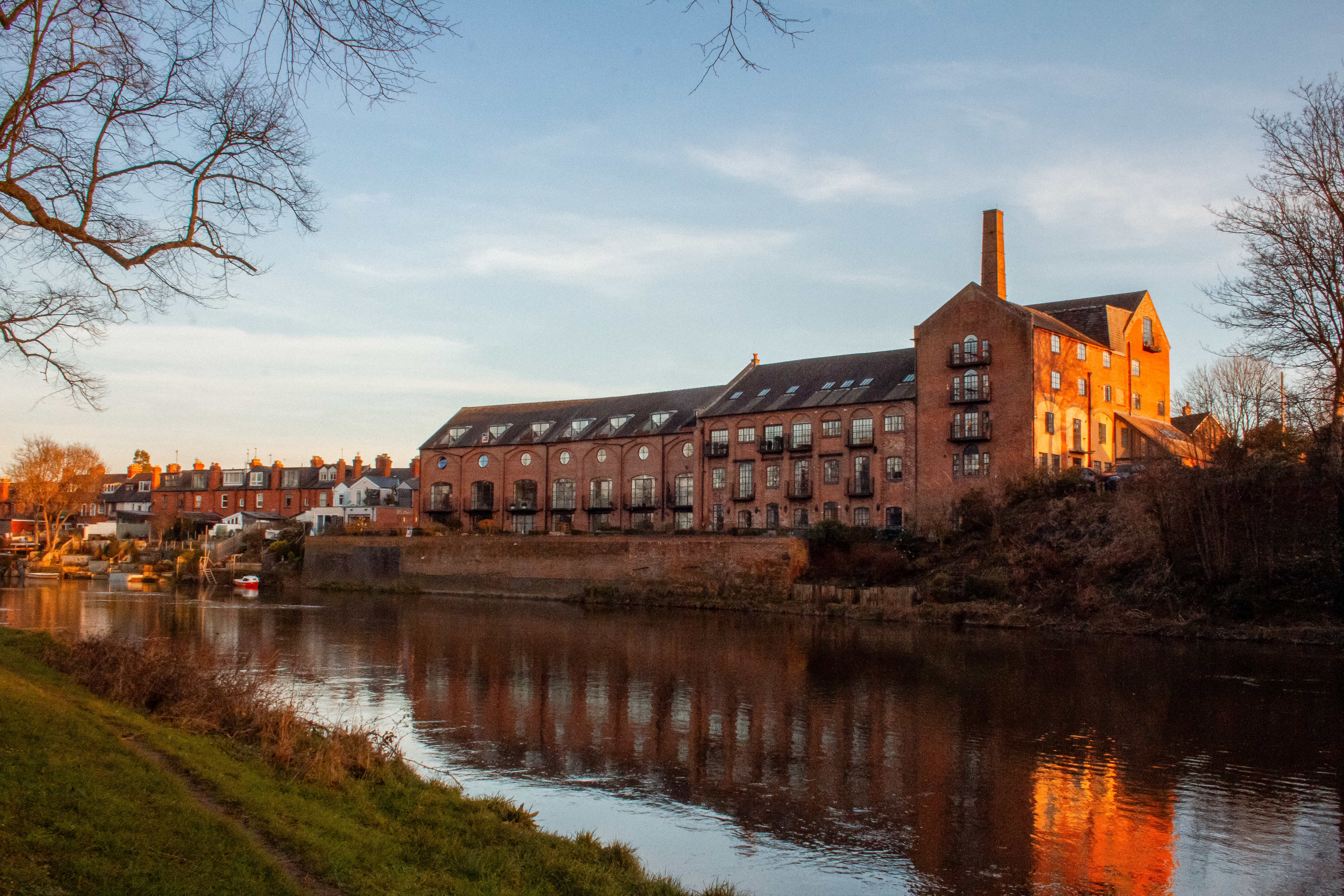 Historic Riverside Building in Shrewsbury at Sunset · Free Stock Photo