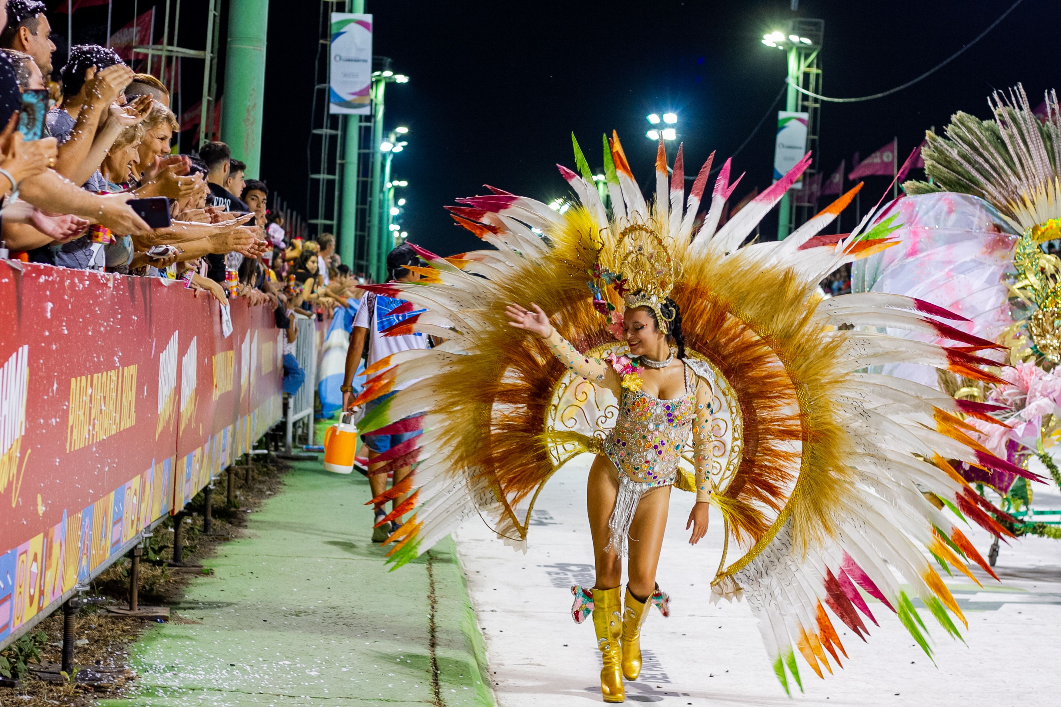 Vibrante Desfile De Carnaval En Argentina · Foto de stock gratuita