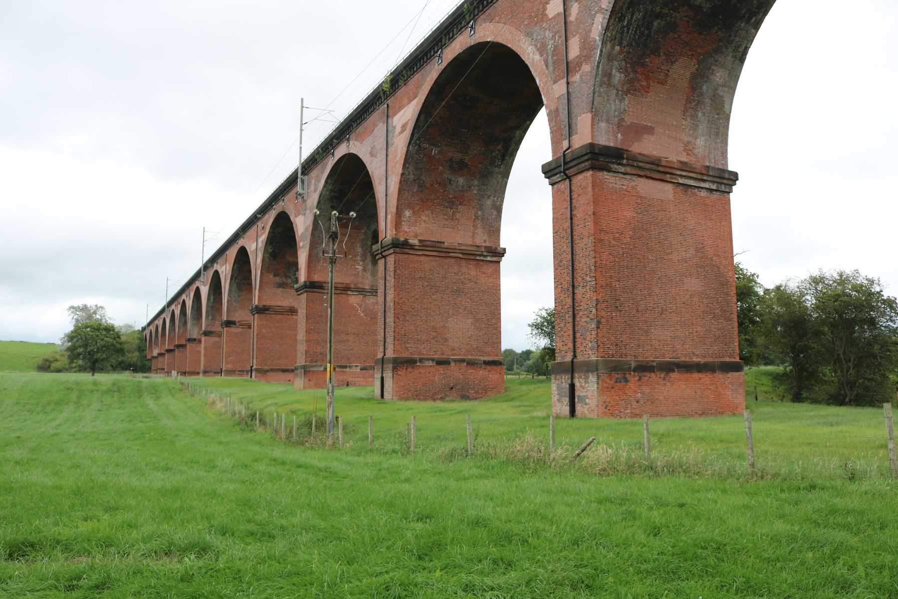 Ribblehead Viaduct Stay: Budget Guides for Gen Z