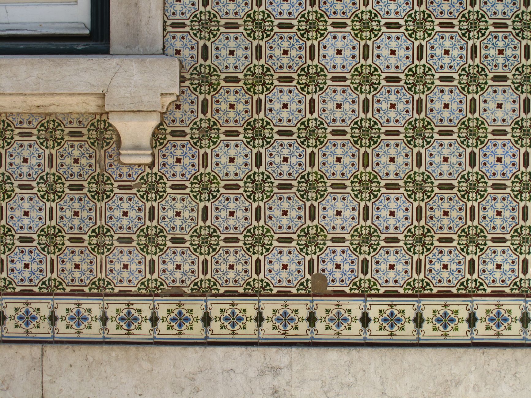Un panel de azulejos