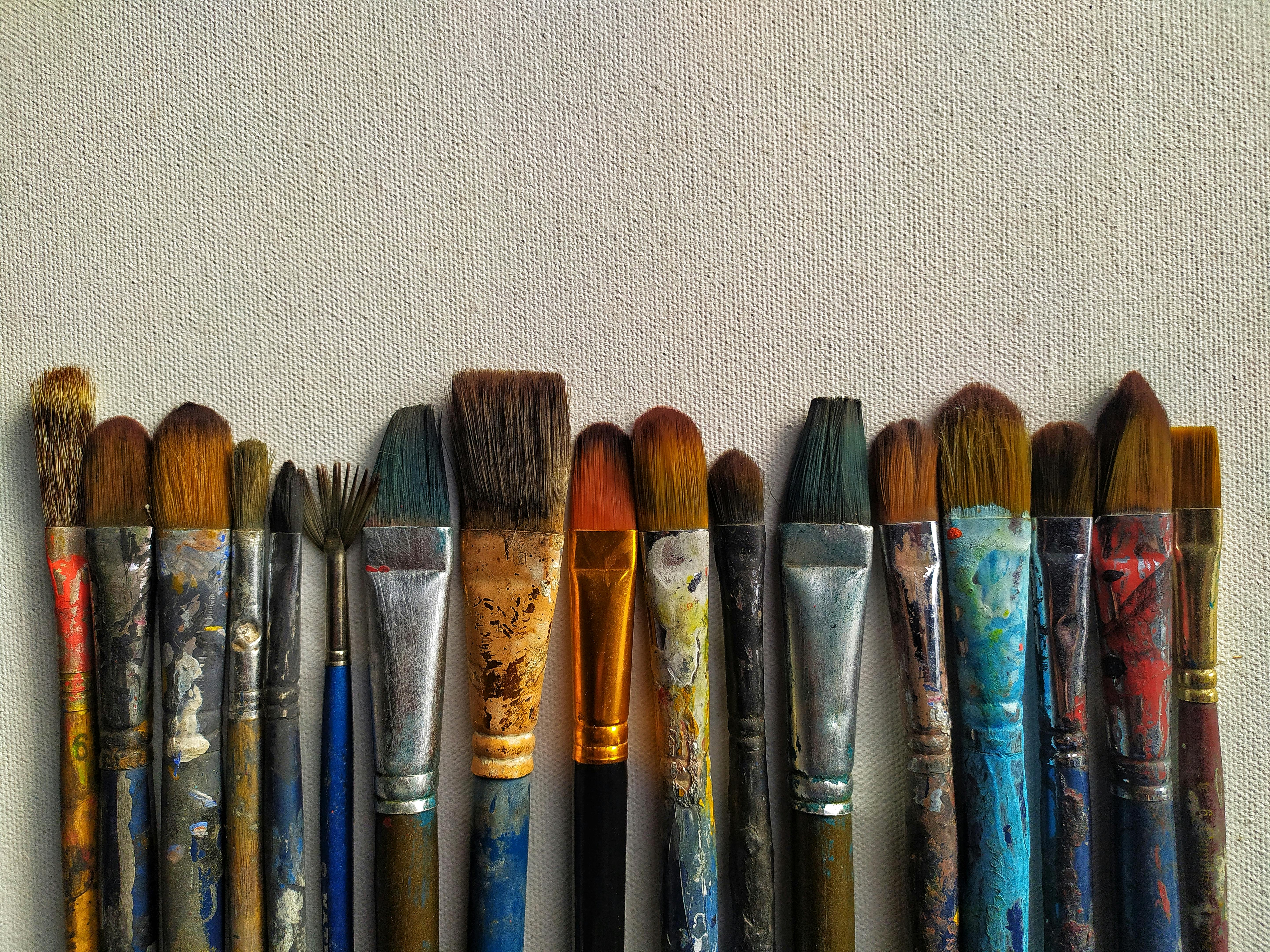 ingyenes Különböző ecsetvonások gyűjteménye egy texturált vászonfelületen. Stockfotó