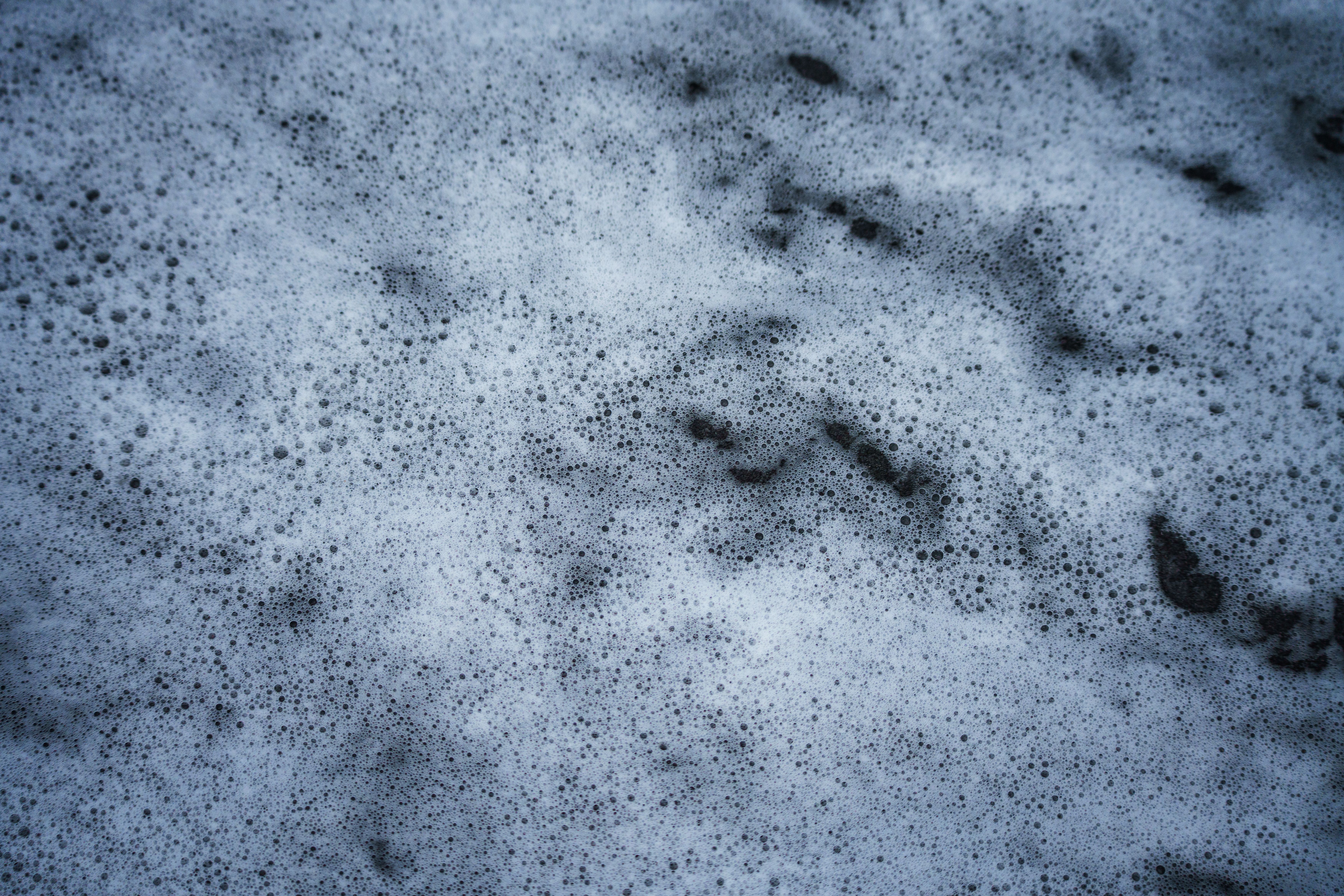 Close-up of Soap Bubbles and Foam Texture · Free Stock Photo