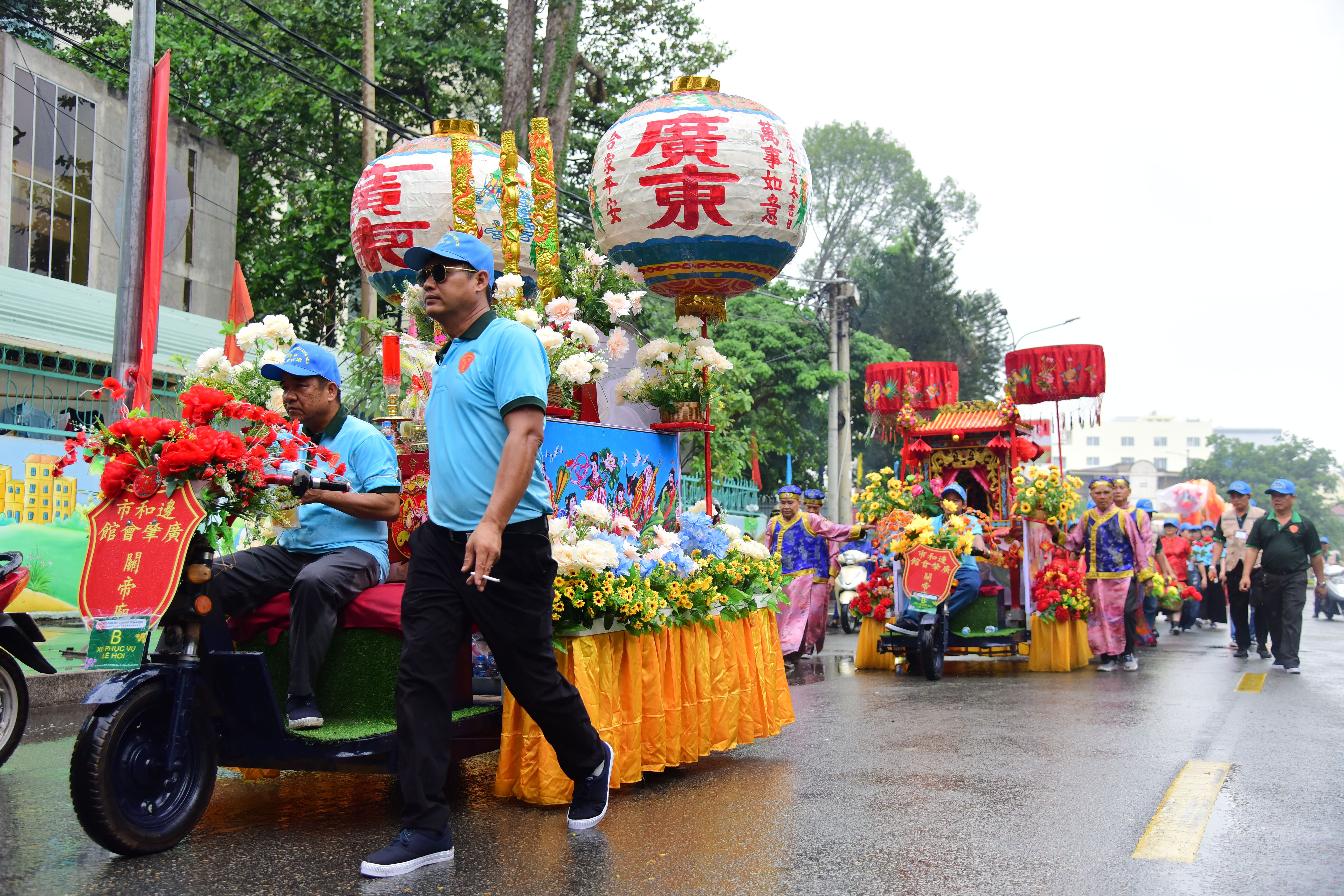 Colorful Parade with Traditional Chinese Floats · Free Stock Photo