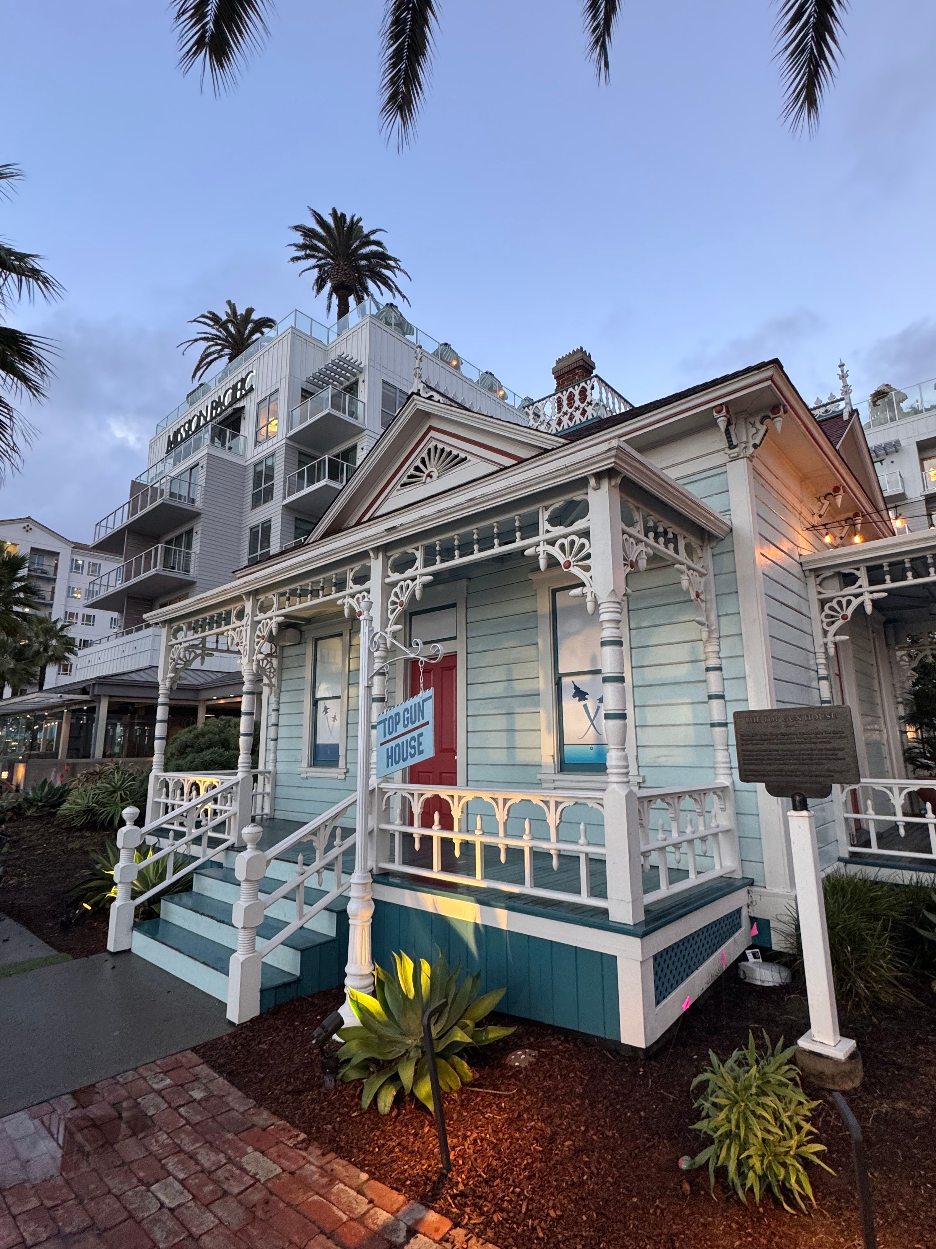Charming historic Top Gun House at Oceanside beachfront, California