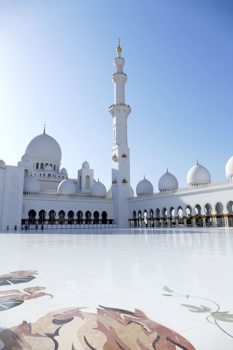 Sheikh Zayed Grand Mosque in Abu Dhabi with minaret and domes
