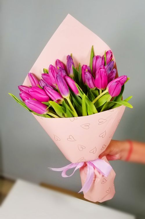 Free stock photo of aestheticfloraldesign, alstroemeriabouquet, anniversaryflowergift Stock Photo