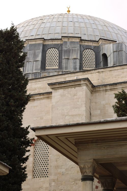 Free Detail of an ancient Ottoman mosque dome, showcasing classical architecture. Stock Photo