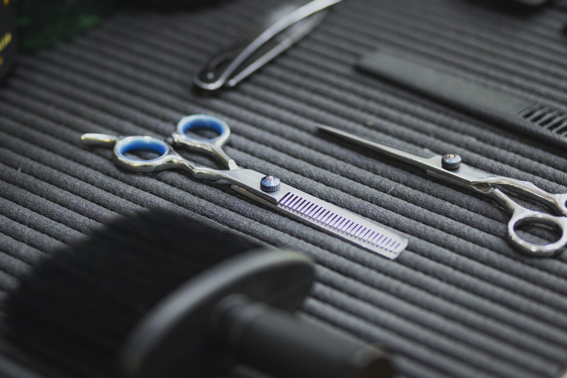 cleaning metal grooming tools alcohol
