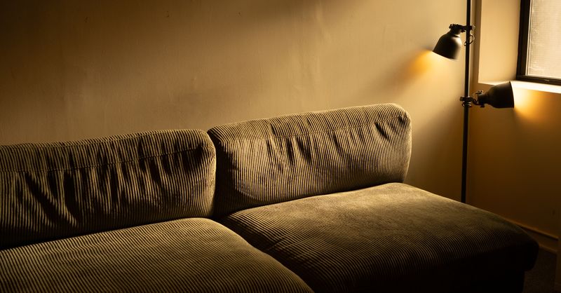Entretenir un canapé en tissu au quotidien