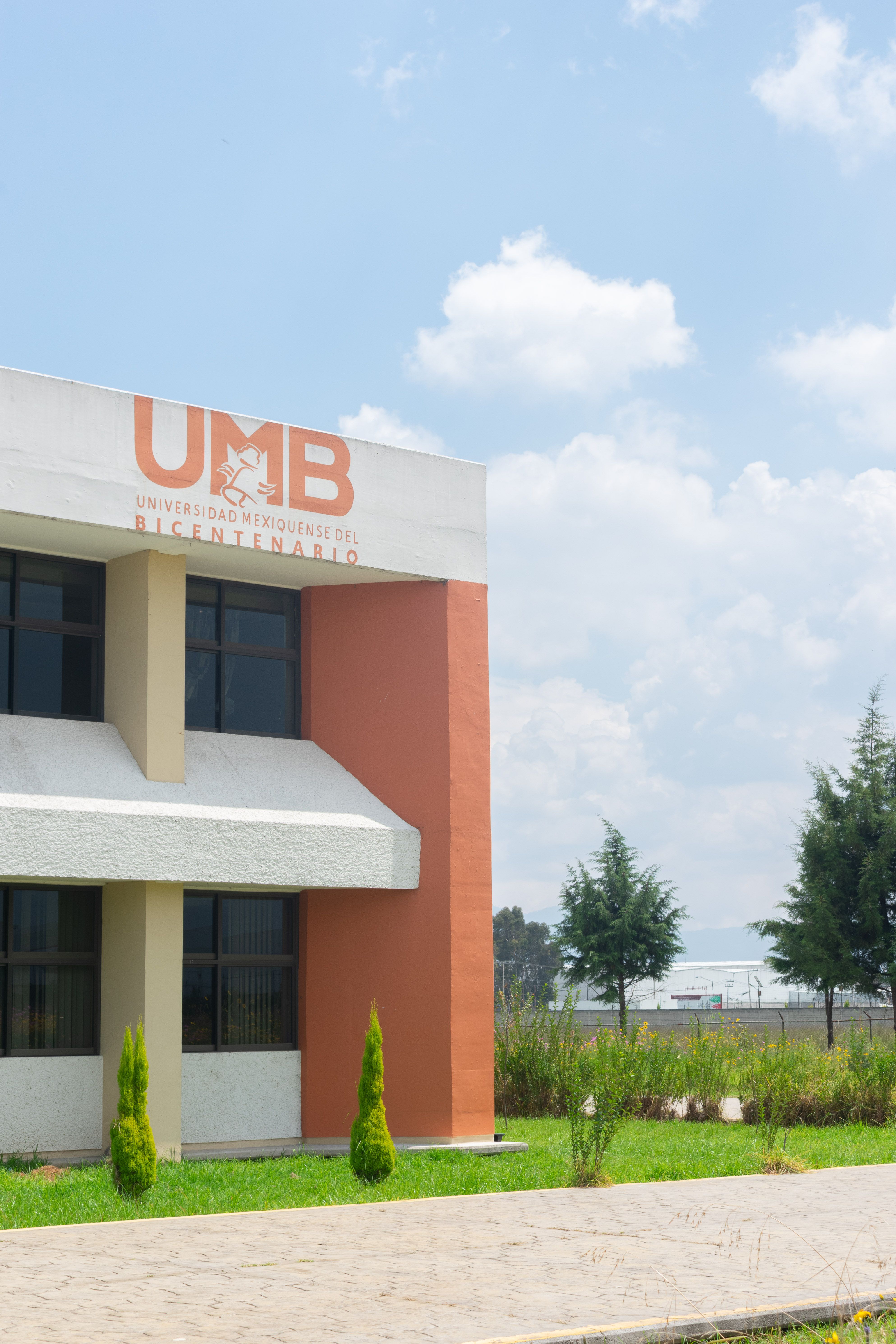 Bright day view of Universidad Mexiquense del Bicentenario in Lerma, Mexico.