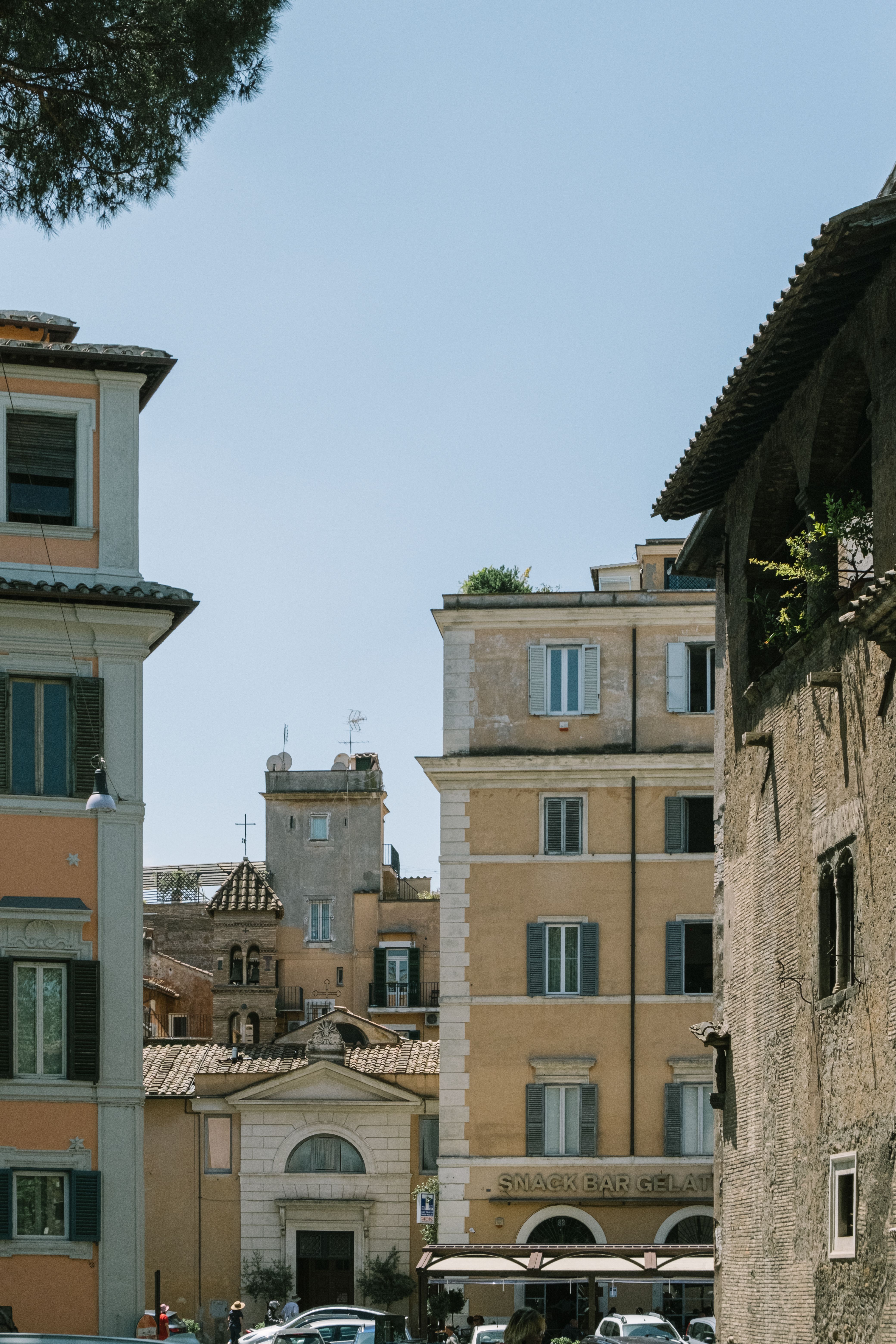 Charming Streetscape in Rome, Italy · Free Stock Photo