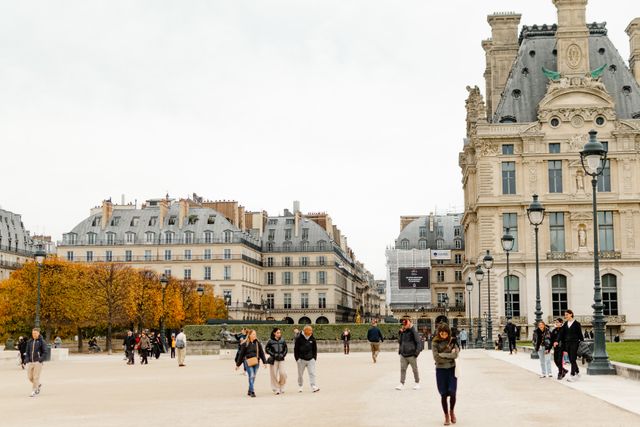 Couvre-feu à 23h dans certains quartiers de Paris après les violences du 17 octobre