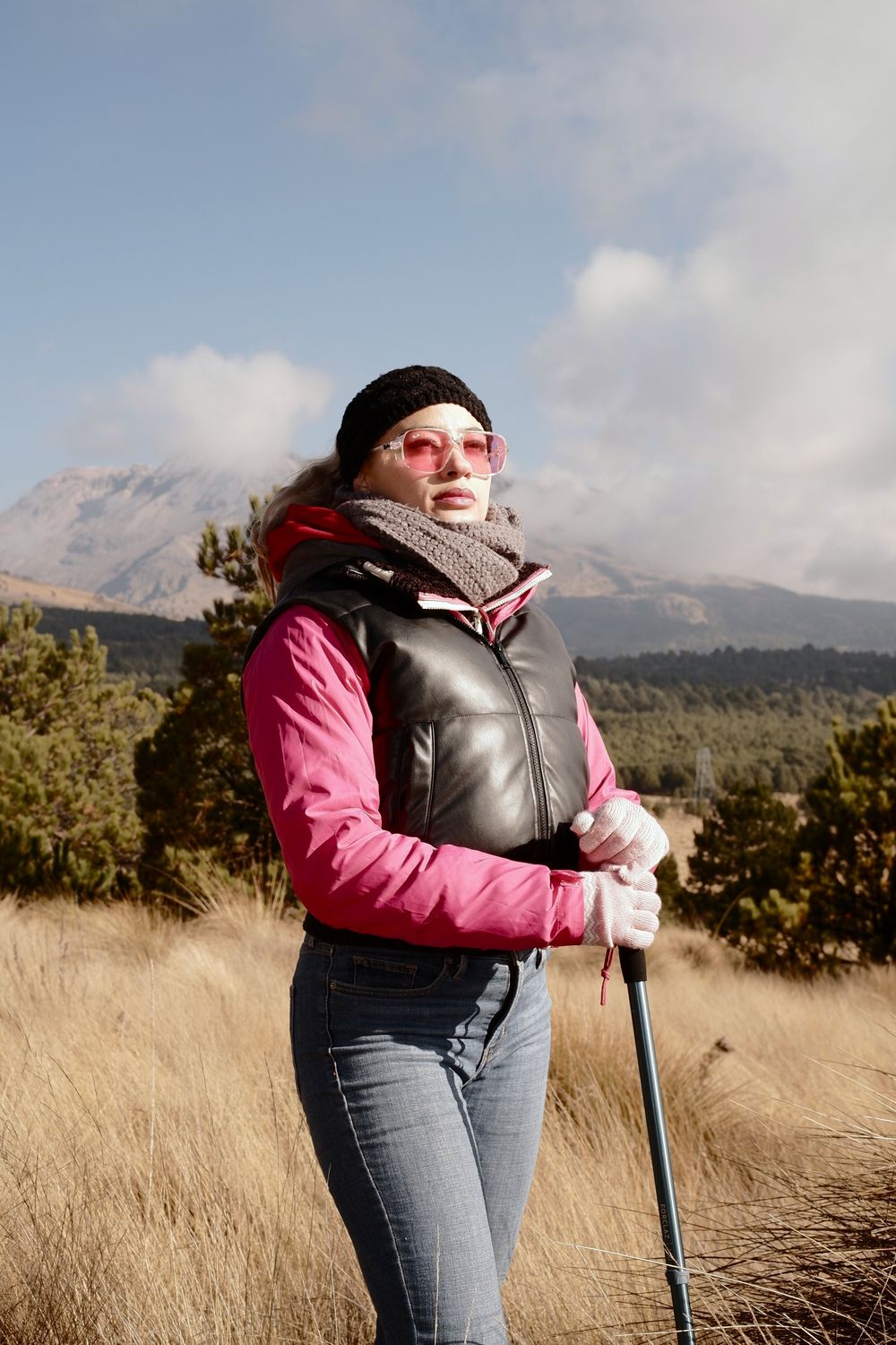 Woman Hiking in Scenic Mountain Landscape · Free Stock Photo