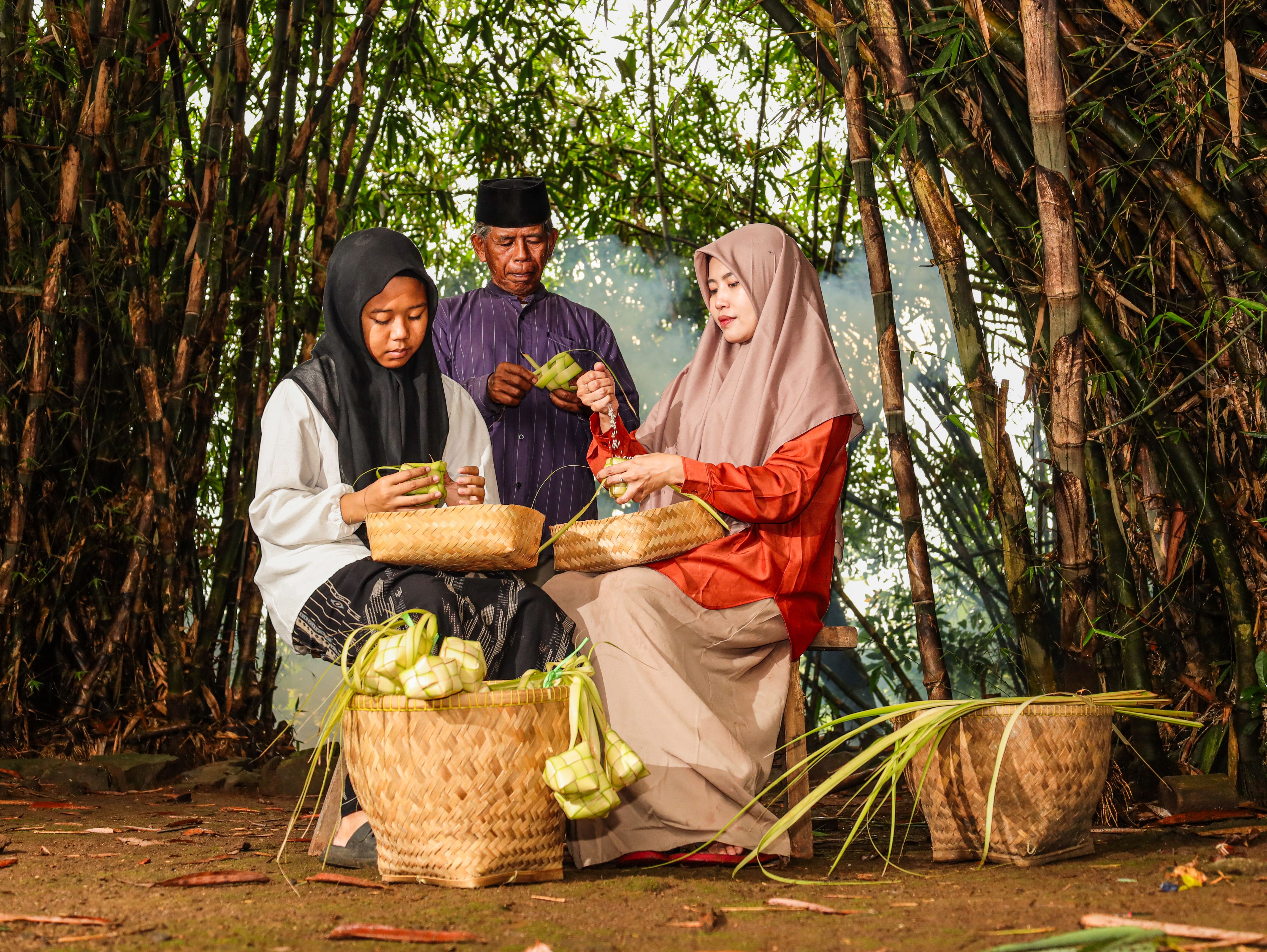 Mengenal Ritual Adat Perang Ketupat di Toboali