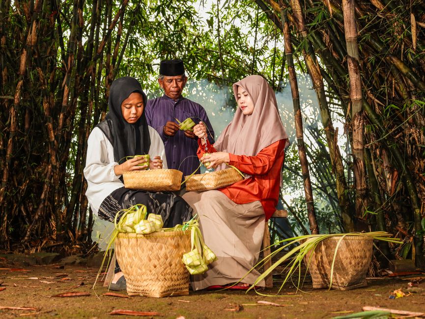 Mengenal Ritual Adat Perang Ketupat di Toboali
