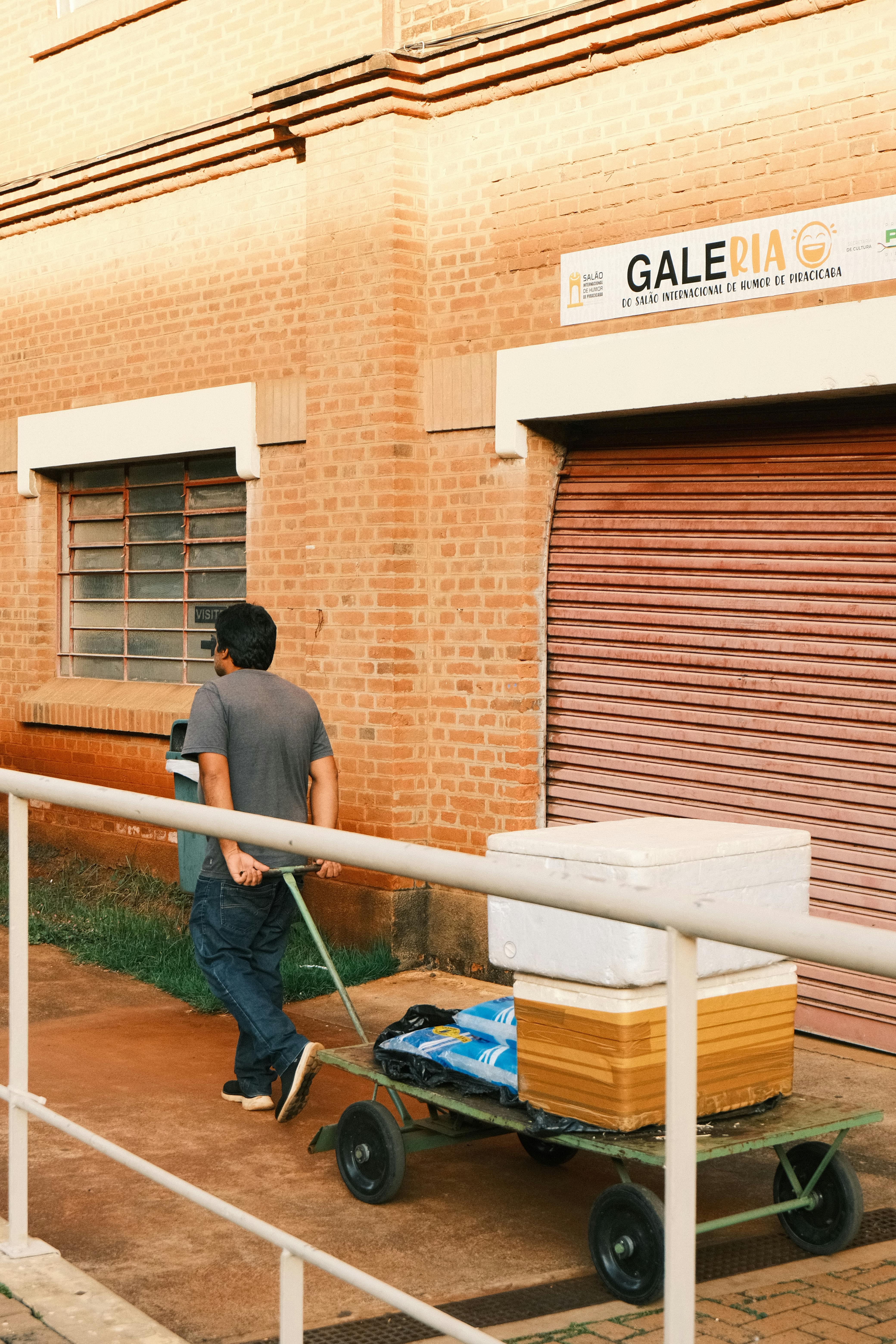 無料 アーチ型の出入り口, アダルト, エントランスの無料の写真素材 写真素材