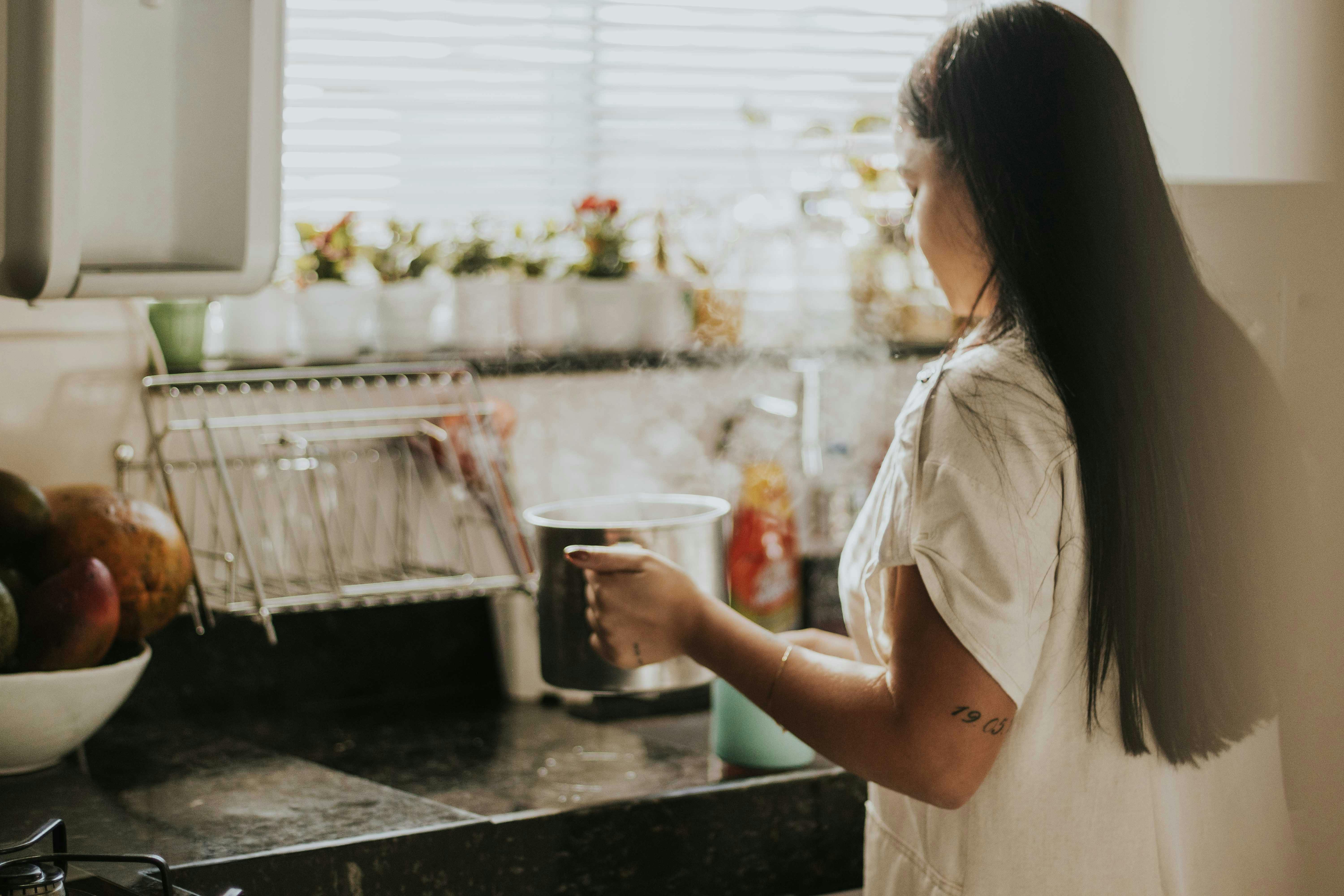 For Neurodivergent Cooks, Kitchen Hacks Are Lifelines — Photo by Letícia Alvares on Pexels