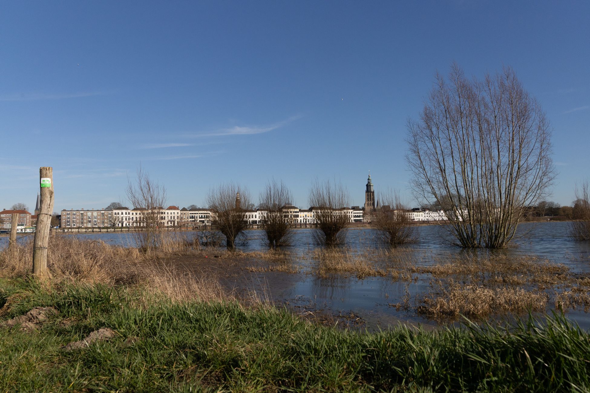 Temperaturen stijgen, waarschuwingen voor blauwalg verdubbeld